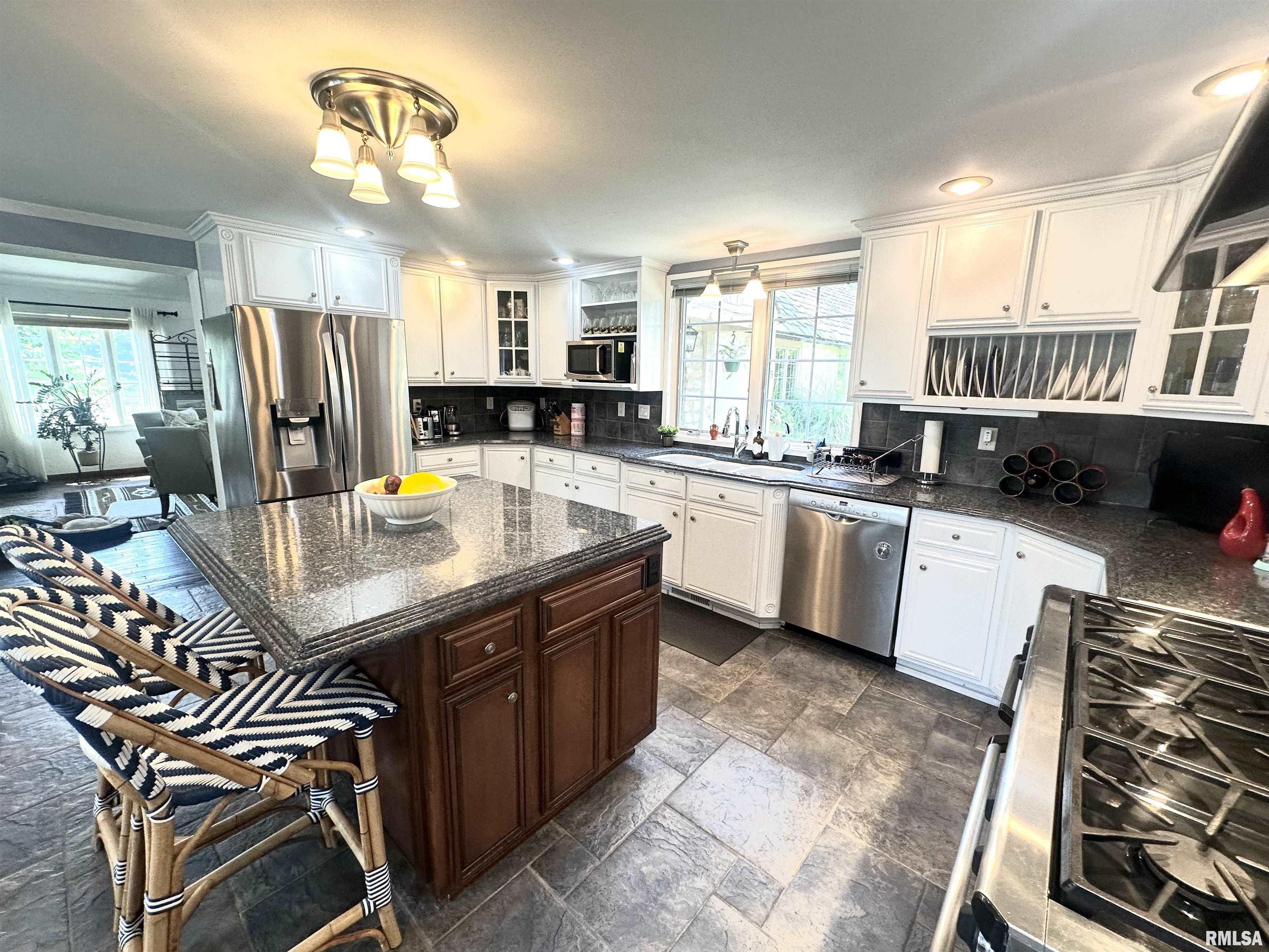 355 N Lakeview Drive, Salem, Illinois image 7