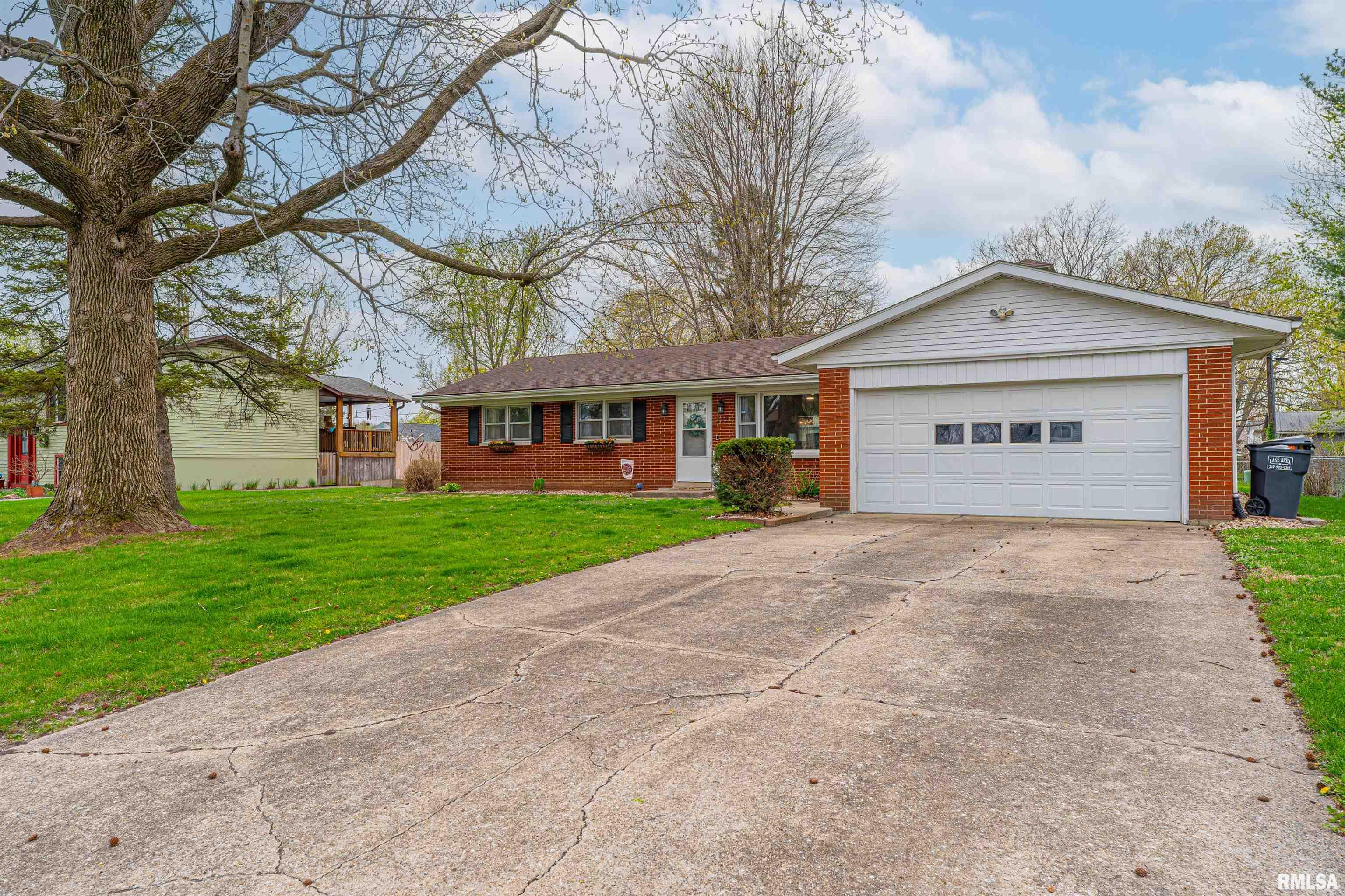 327 Wagon Wheel Lane, Chatham, Illinois image 3