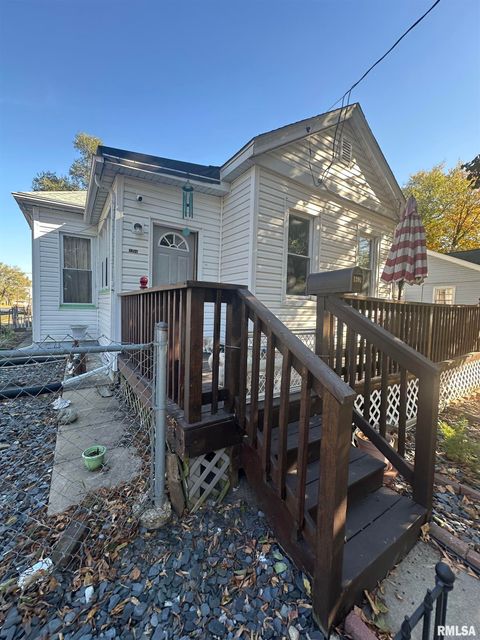 Homes For Sale - 1300 S Greenlawn Avenue<br/> Peoria County, Peoria, IL 61605