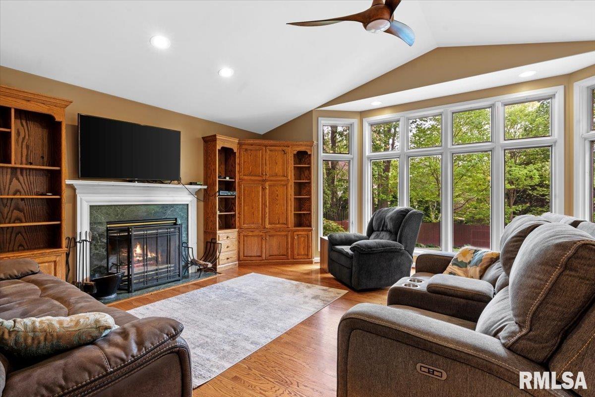 3108 Victoria Drive, Springfield, Illinois image 2