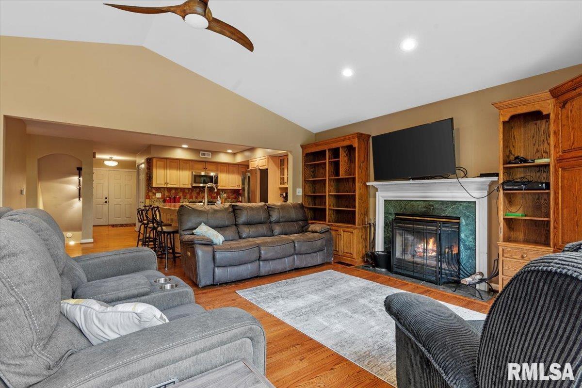 3108 Victoria Drive, Springfield, Illinois image 3
