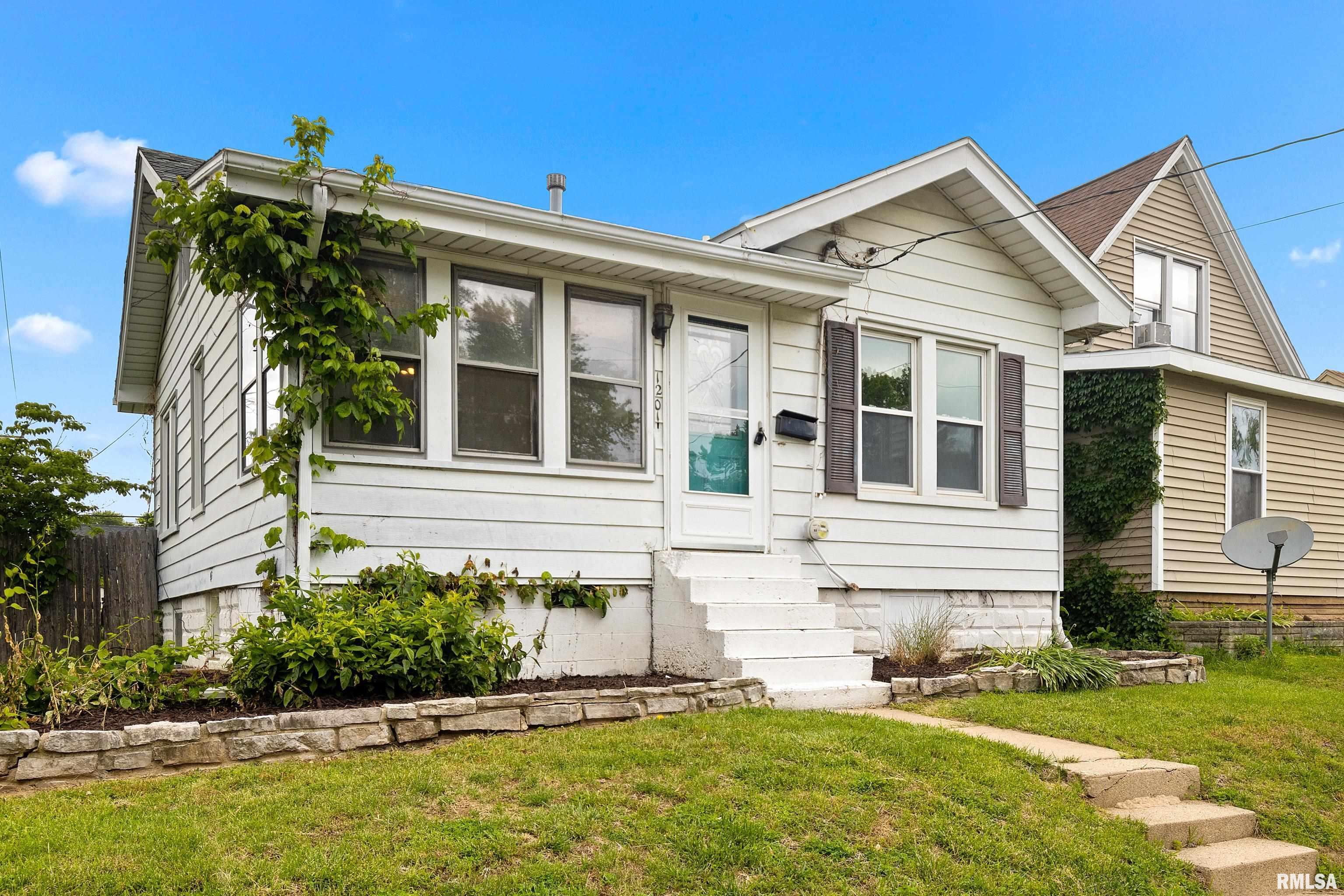 1201 E Hines Avenue, Peoria Heights, Illinois image 1