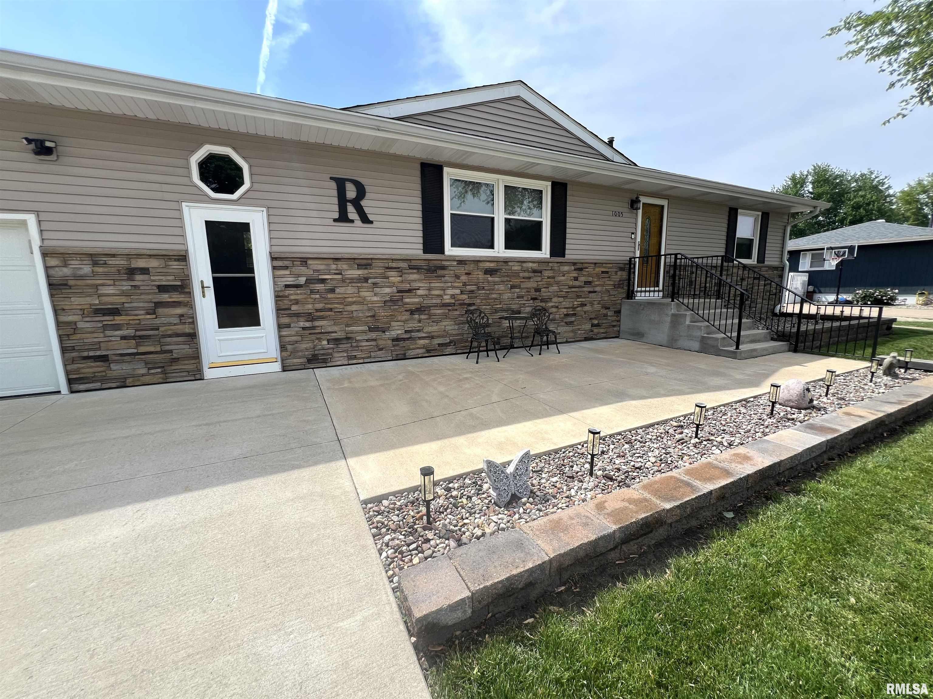 1005 17th Street, Port Byron, Illinois image 2