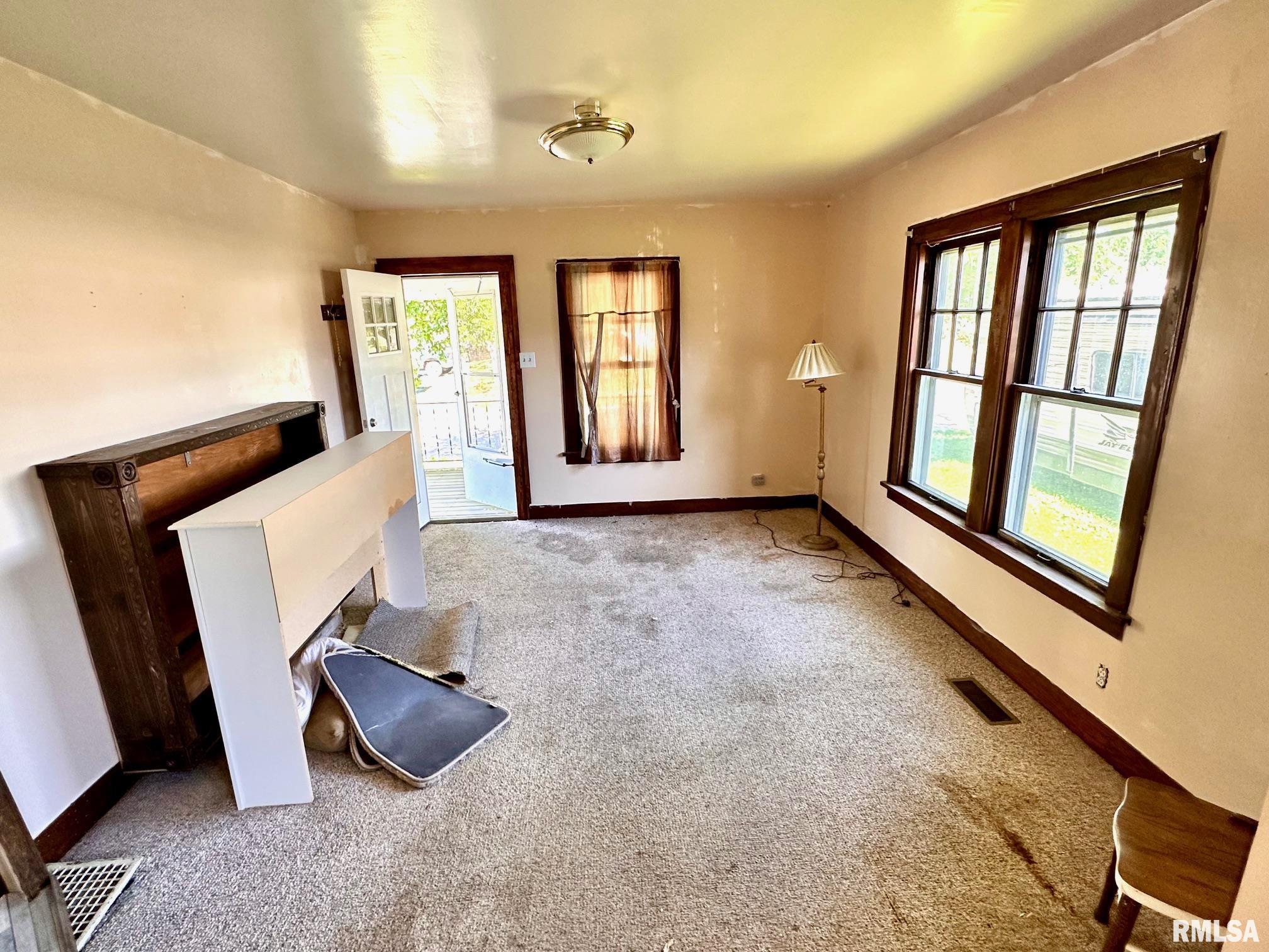 440 S Sandy Street, Jacksonville, Illinois image 3