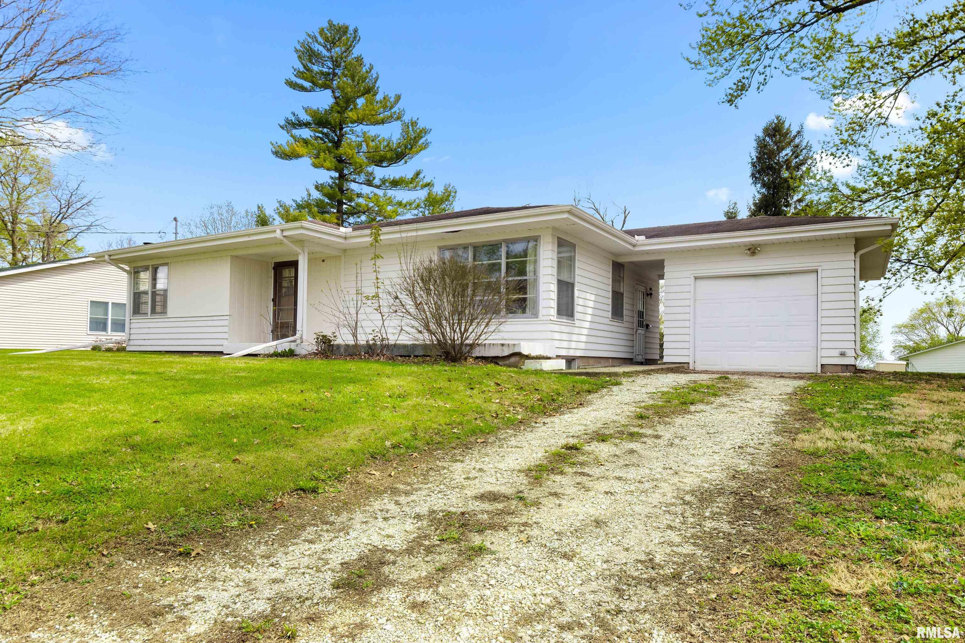 414 E Jefferson Street, Toulon, Illinois image 2