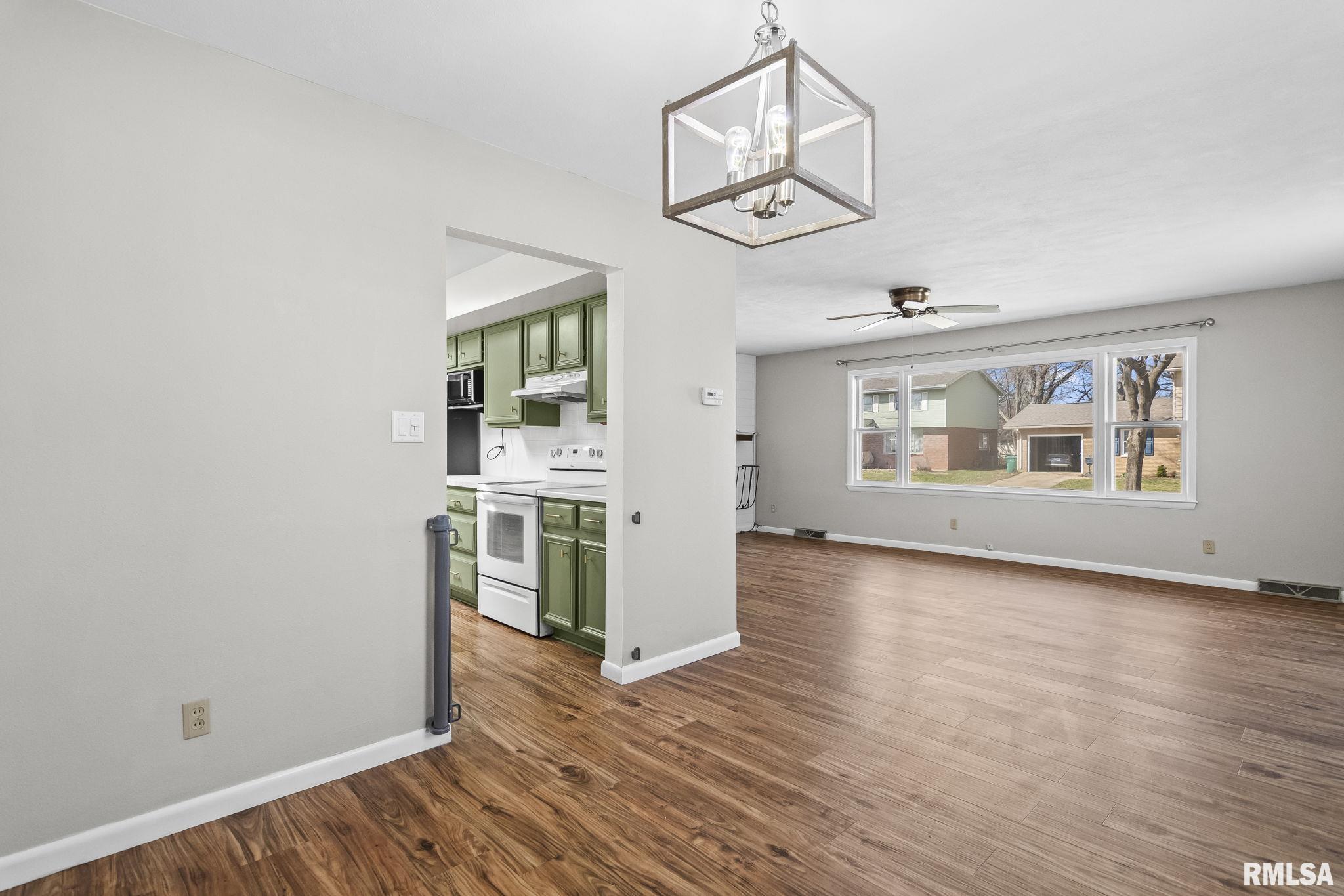 2604 Arlington Drive, Springfield, Illinois image 10