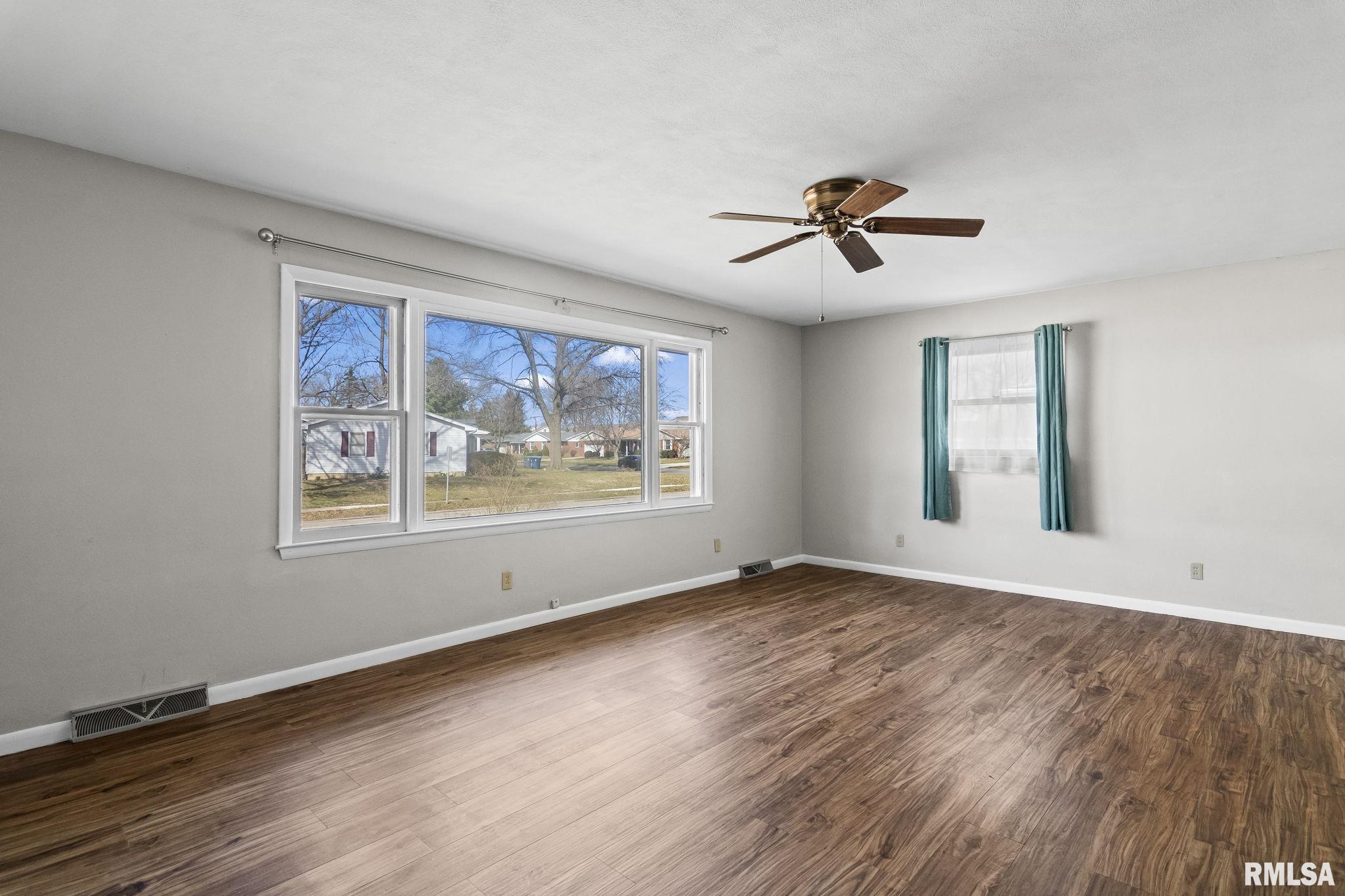 2604 Arlington Drive, Springfield, Illinois image 5