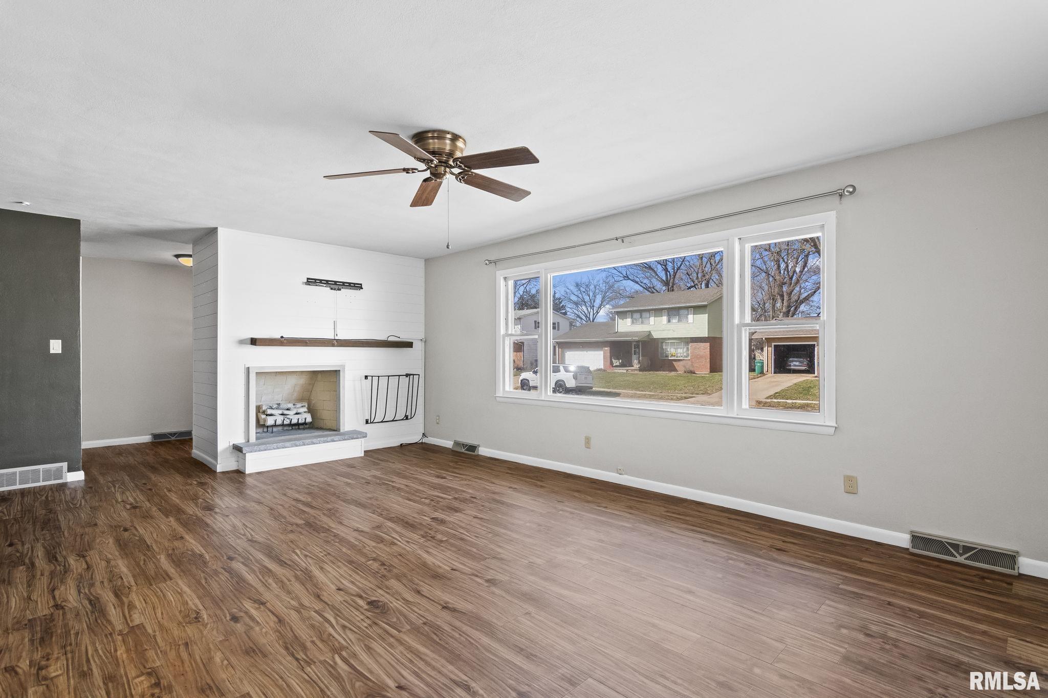2604 Arlington Drive, Springfield, Illinois image 6