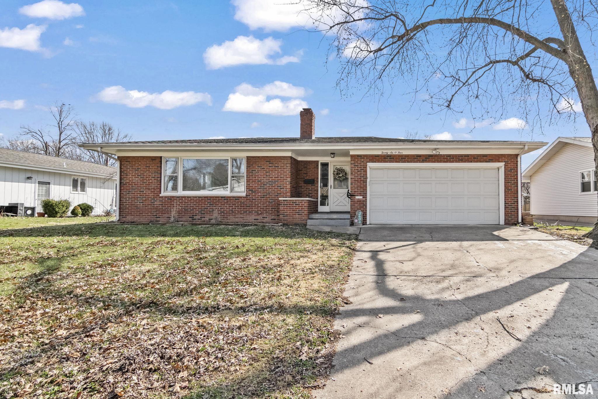 2604 Arlington Drive, Springfield, Illinois image 2