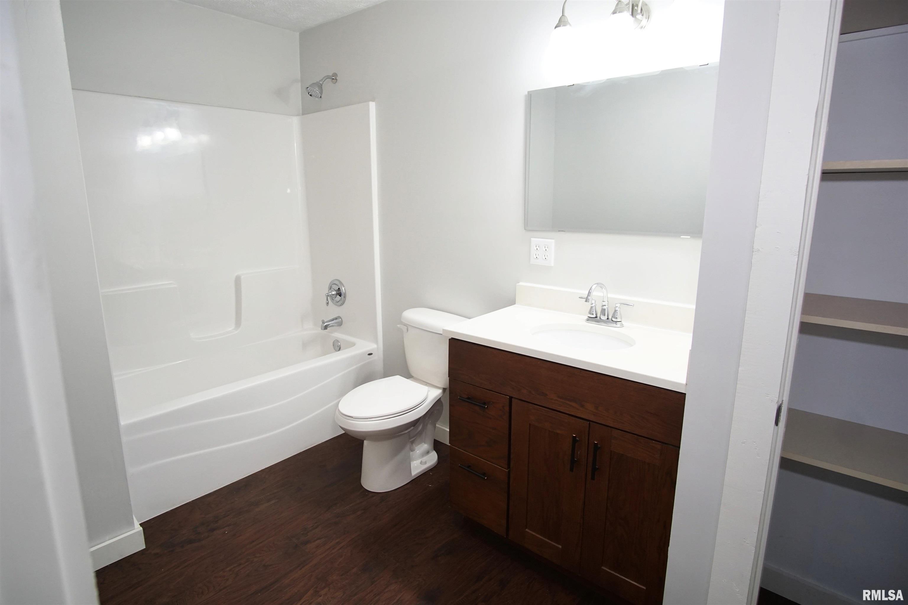 310 N Sherman Street, Lincoln, Illinois image 12