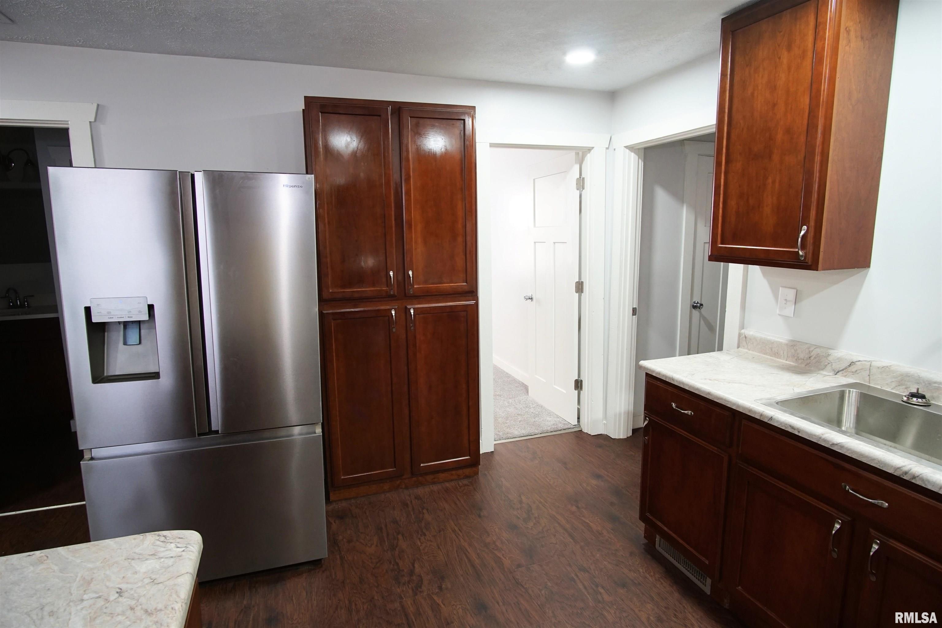 310 N Sherman Street, Lincoln, Illinois image 4