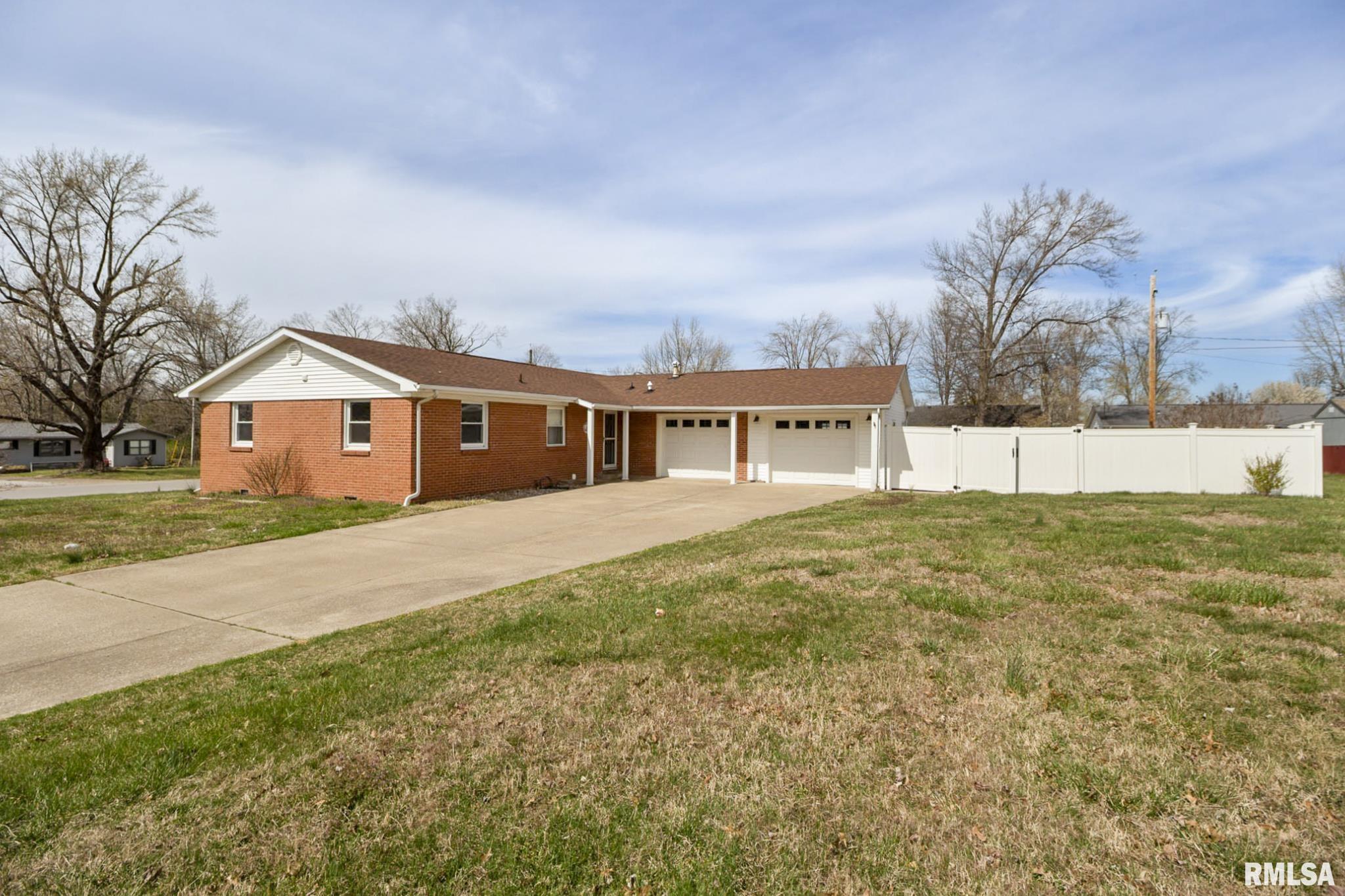 600 Indian Hill Drive, Herrin, Illinois image 2