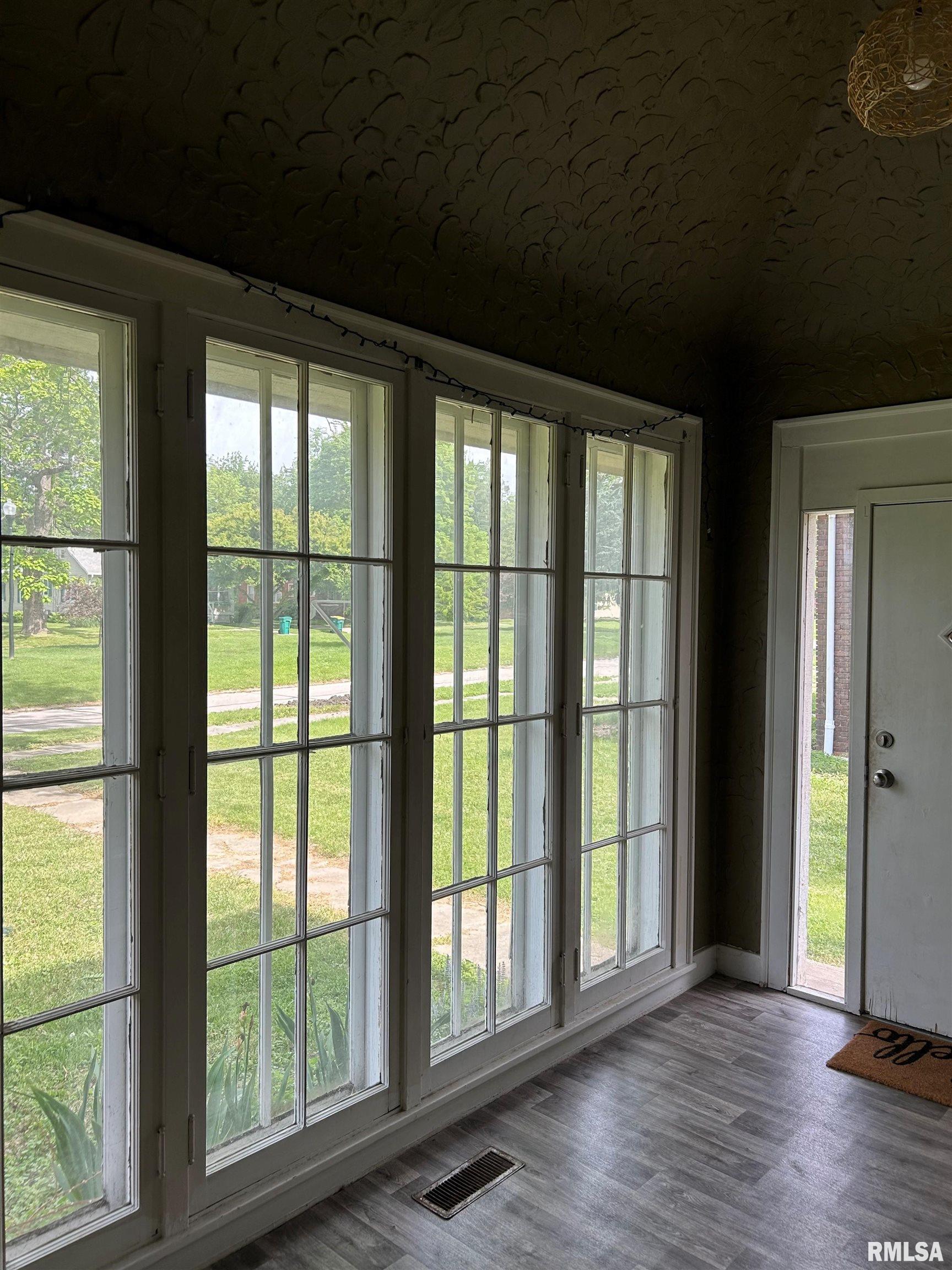 132 Chandler Boulevard, Macomb, Illinois image 5