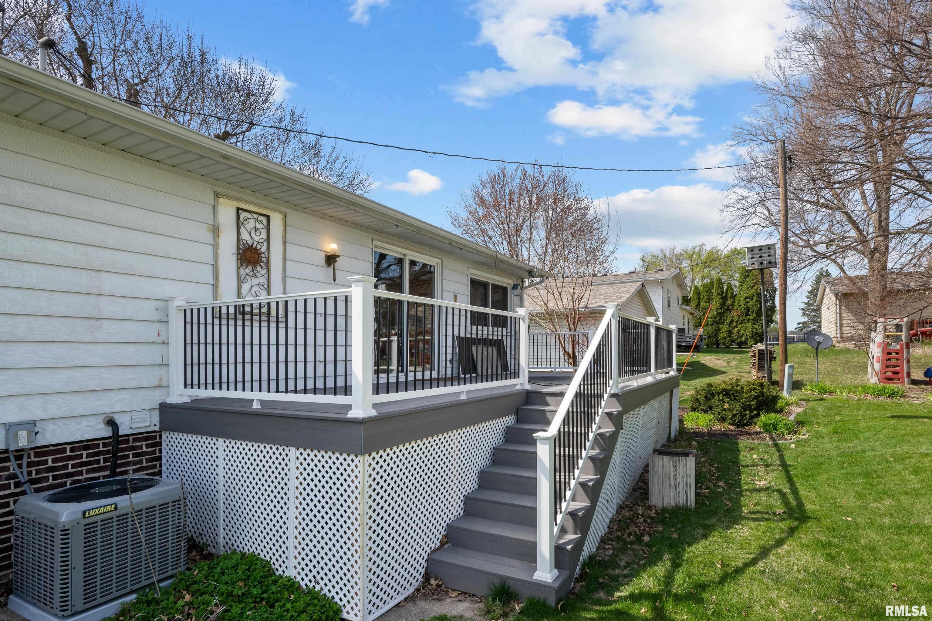2103 Fairmeadows Drive, Bettendorf, Iowa image 32
