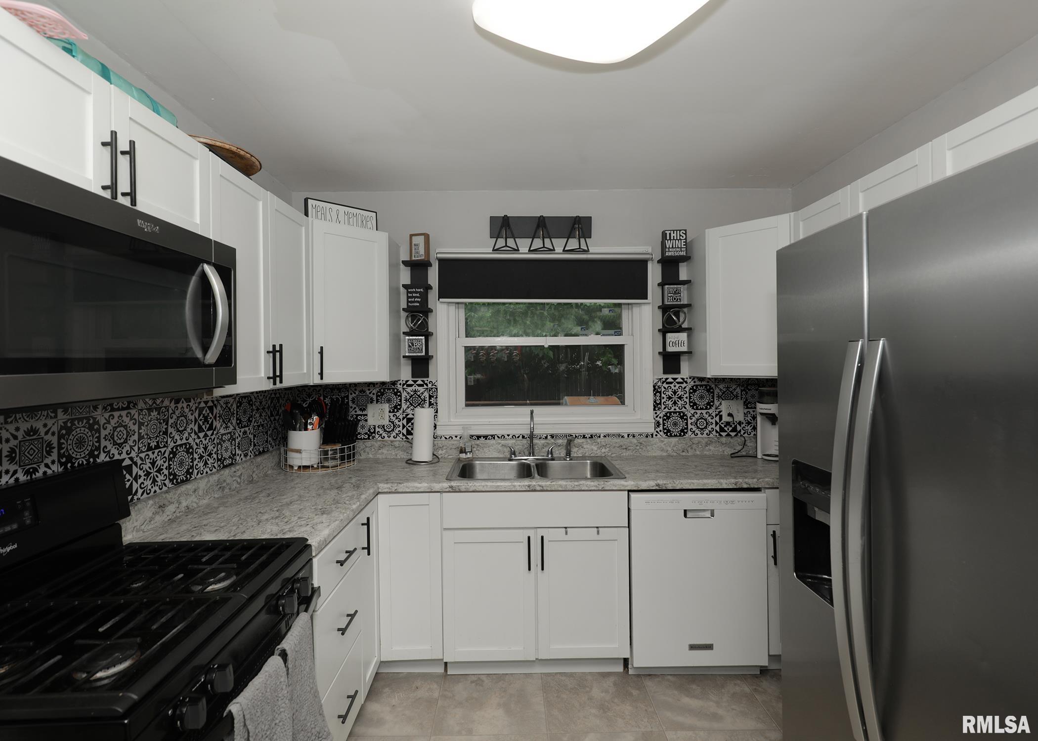 1407 53rd Street, Moline, Illinois image 12