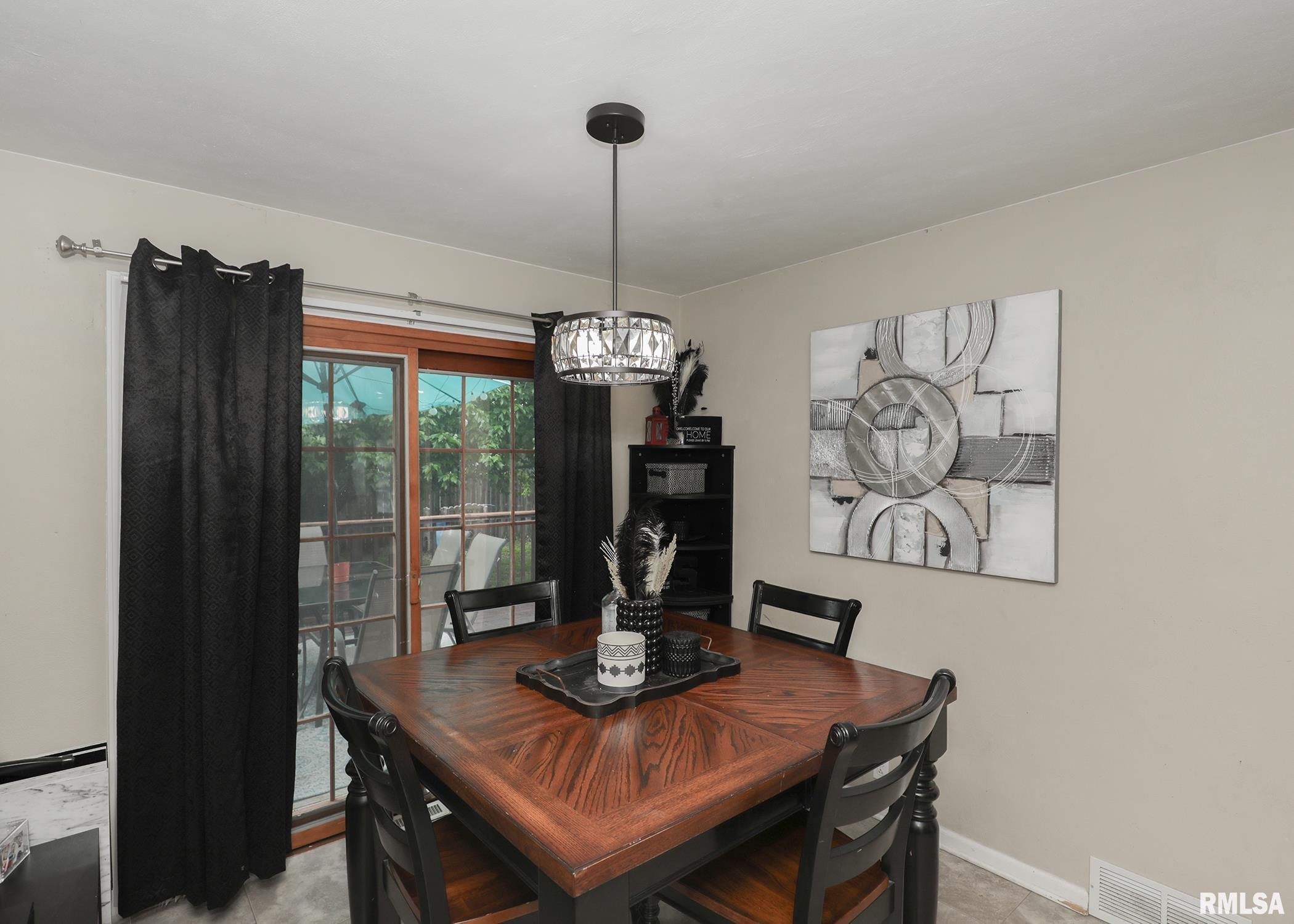 1407 53rd Street, Moline, Illinois image 10