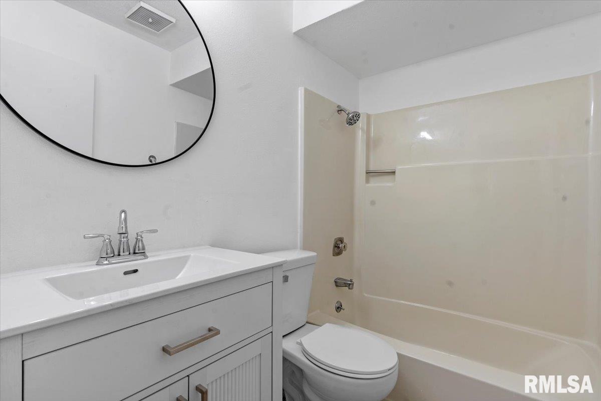12 Redwood Lane, Springfield, Illinois image 14