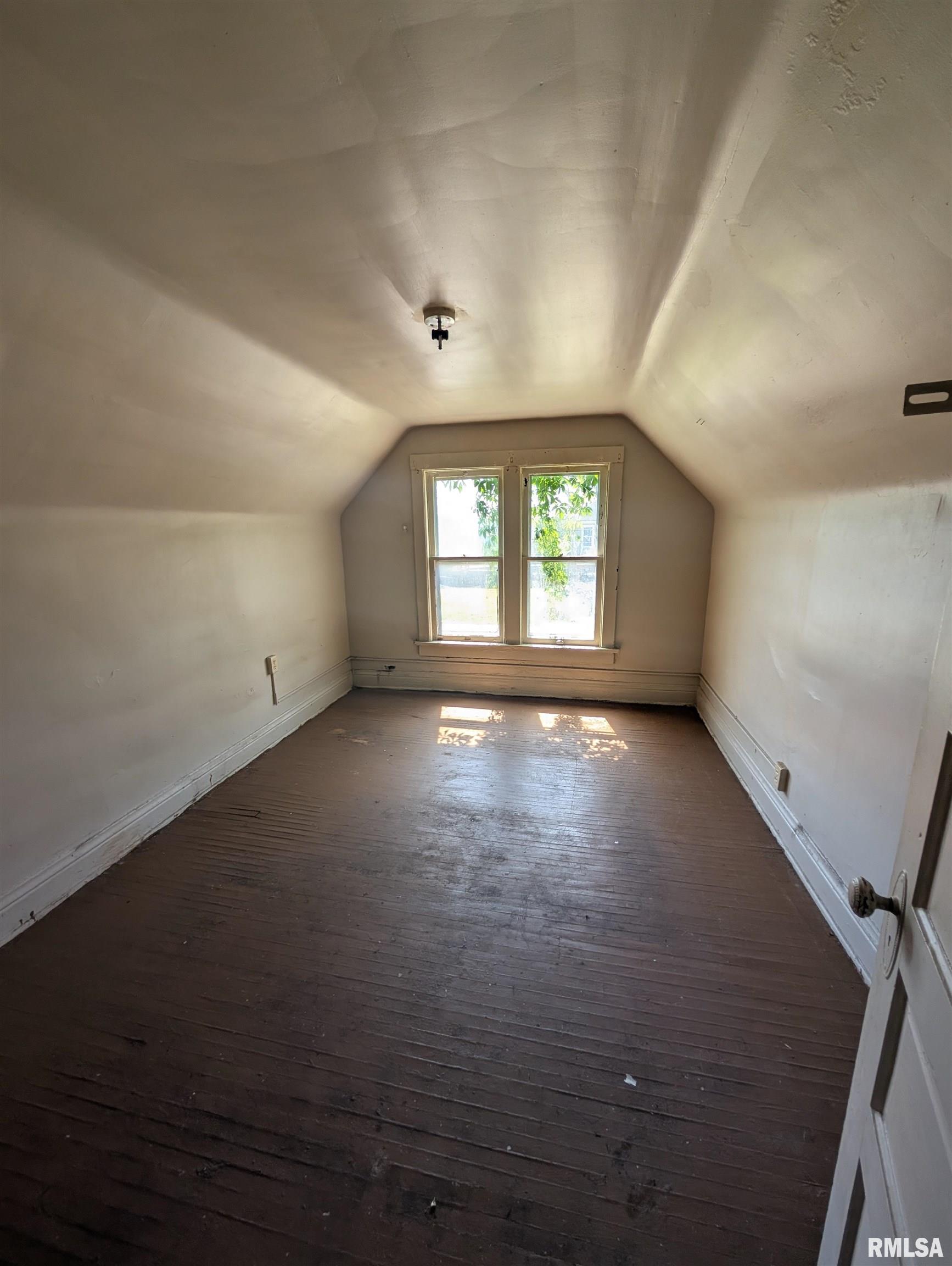 2217 NE Madison Avenue, Peoria, Illinois image 2