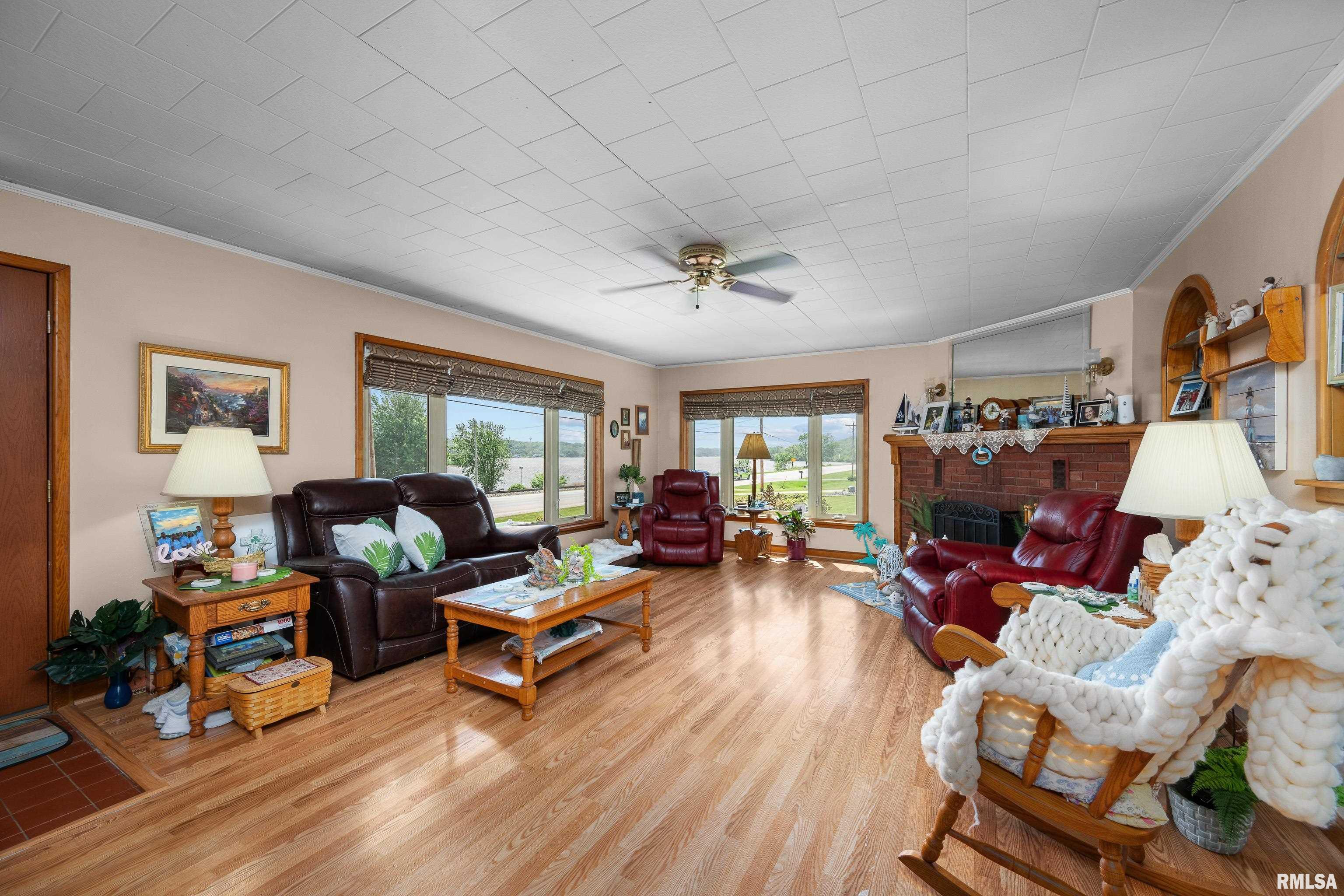 21780 Great River Road, Le Claire, Iowa image 8