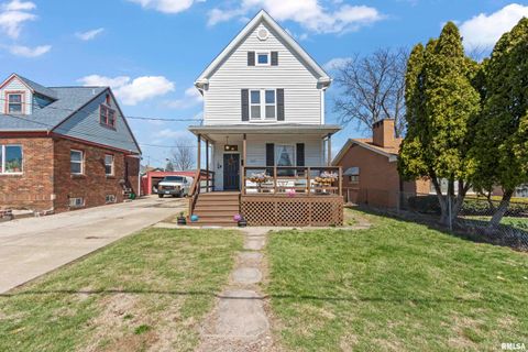 Homes For Sale - 1217 W Gilbert Avenue<br/> Peoria County, Peoria, IL 61604