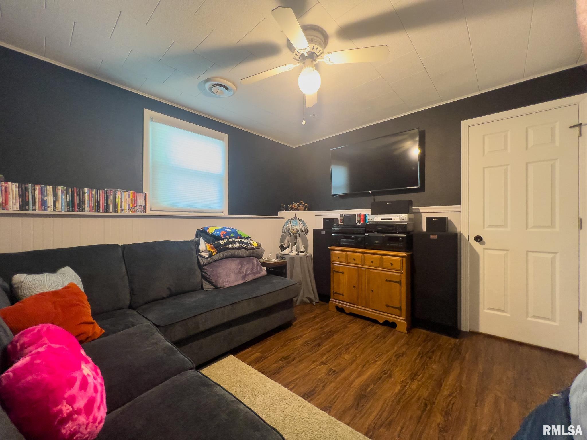 857 Sunnyview Avenue, Knoxville, Illinois image 19