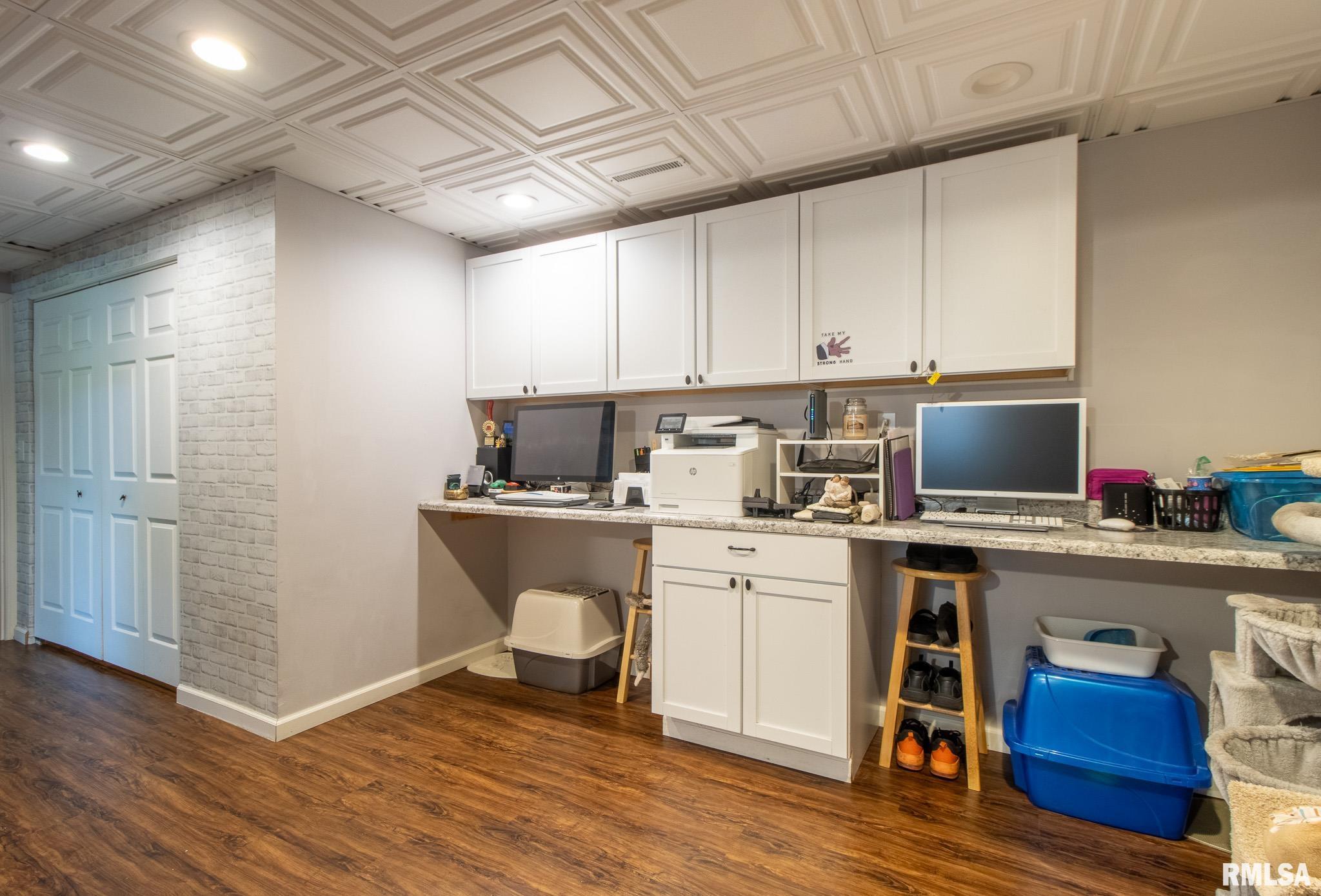 857 Sunnyview Avenue, Knoxville, Illinois image 24