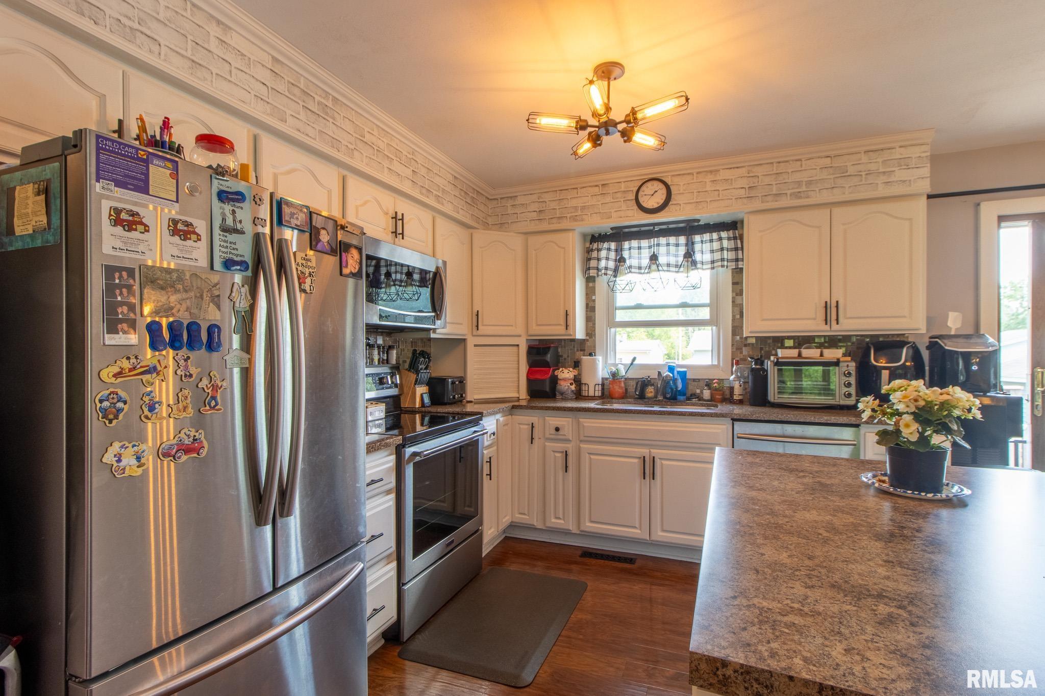 857 Sunnyview Avenue, Knoxville, Illinois image 9