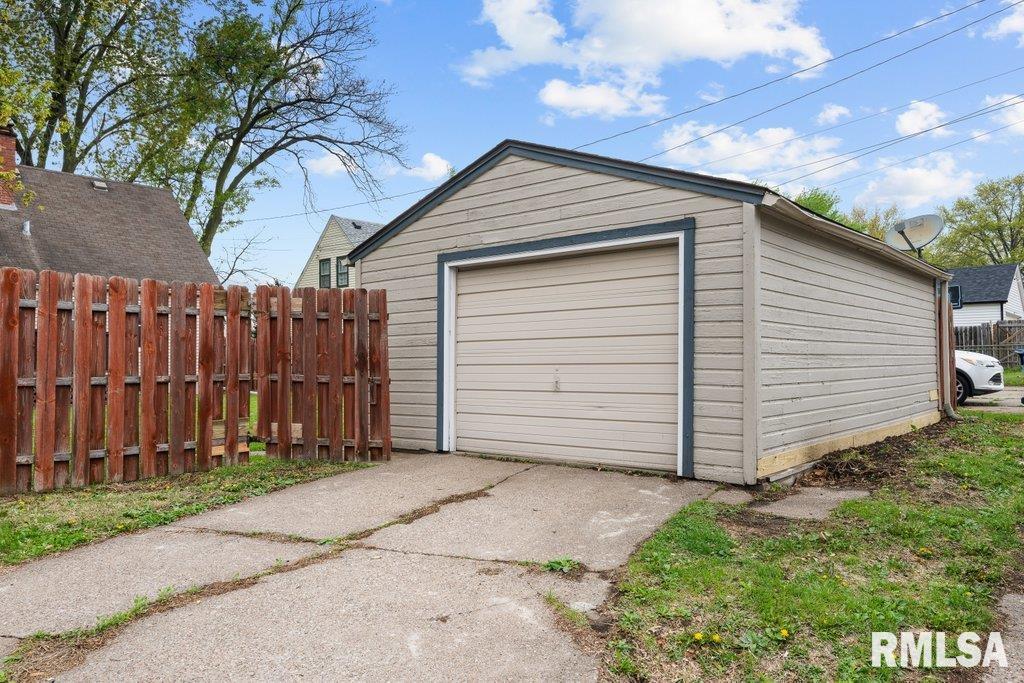 2605 Pacific Street, Davenport, Iowa image 31