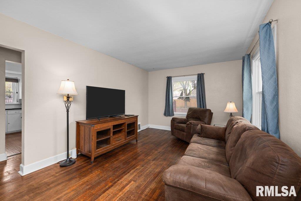 2605 Pacific Street, Davenport, Iowa image 6