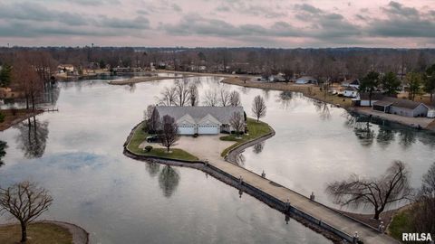 Homes For Sale - 633 Lake Harbor Drive<br/> Williamson County, Marion, IL 62959