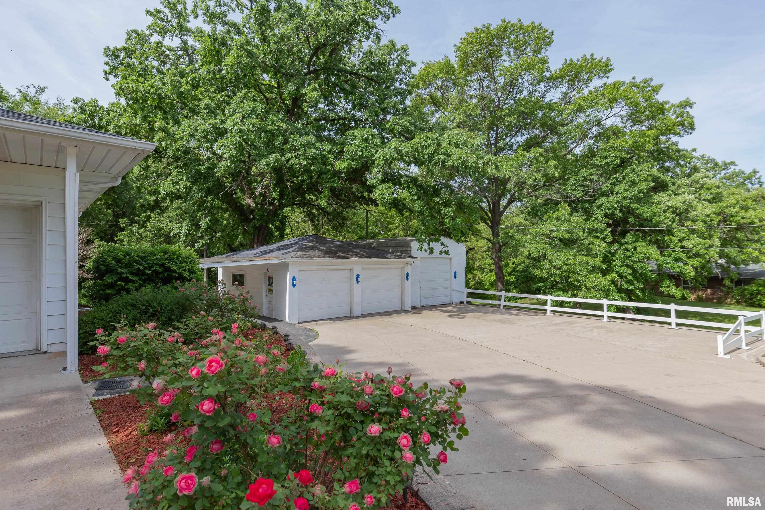 12312 Niabi Zoo Road, Coal Valley, Illinois image 8