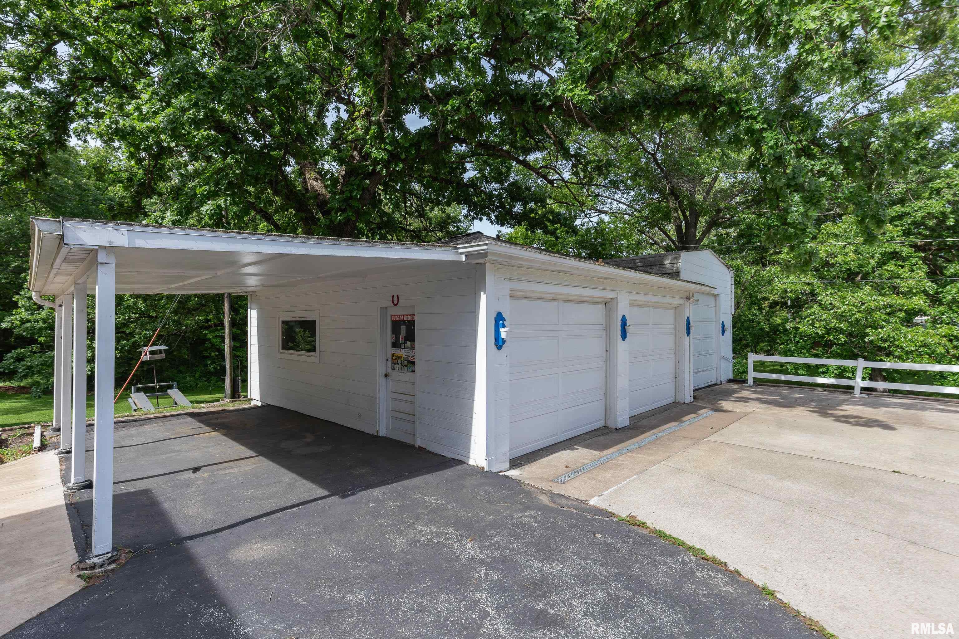 12312 Niabi Zoo Road, Coal Valley, Illinois image 10