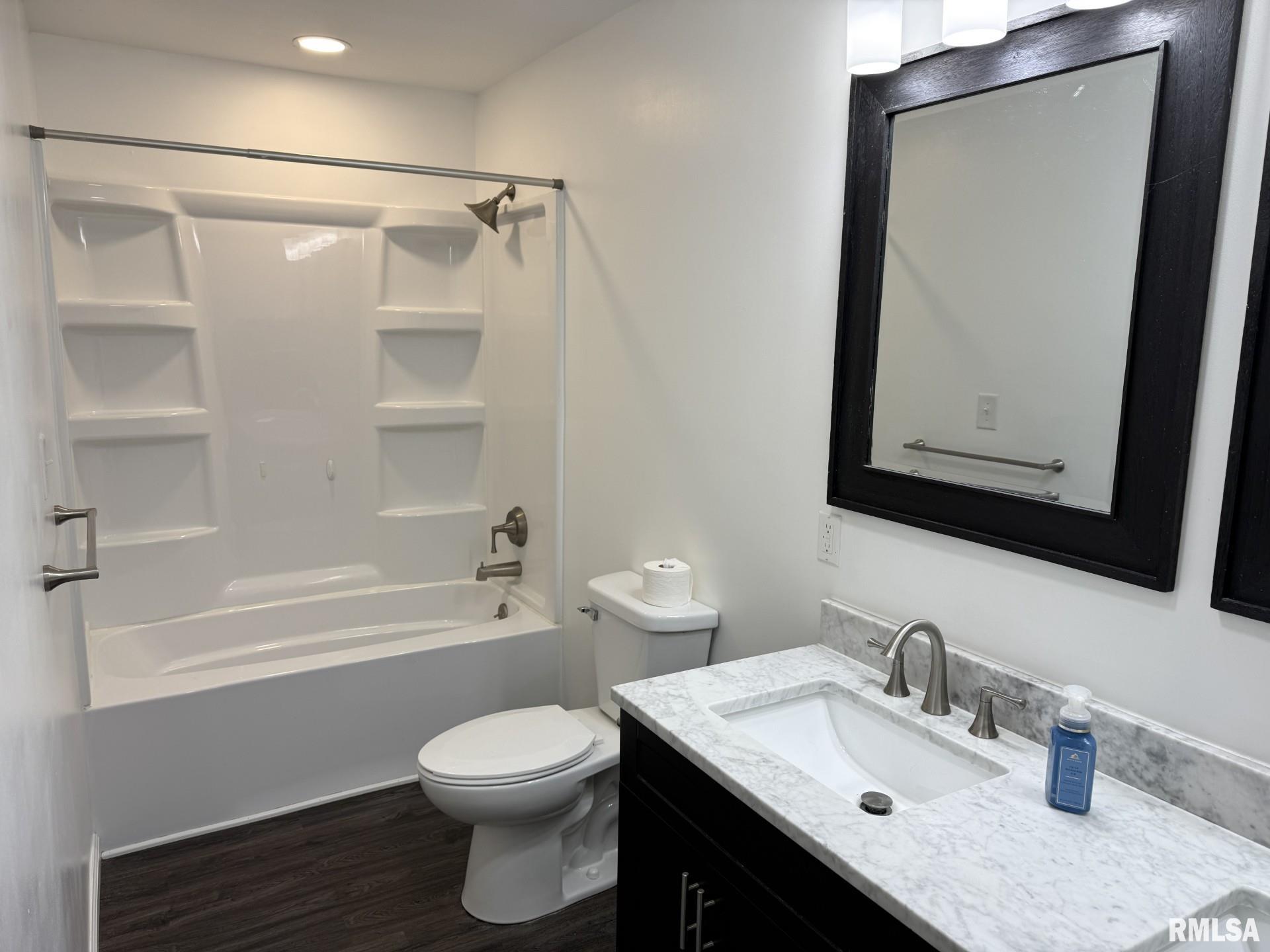 1247 Township Road 950 E Road, Gladstone, Illinois image 15
