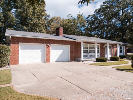 615 W RUSSELL ST, DE SOTO, IL 62924 - Image 521cfd979db3acd122b686ced0706d95/4145140132