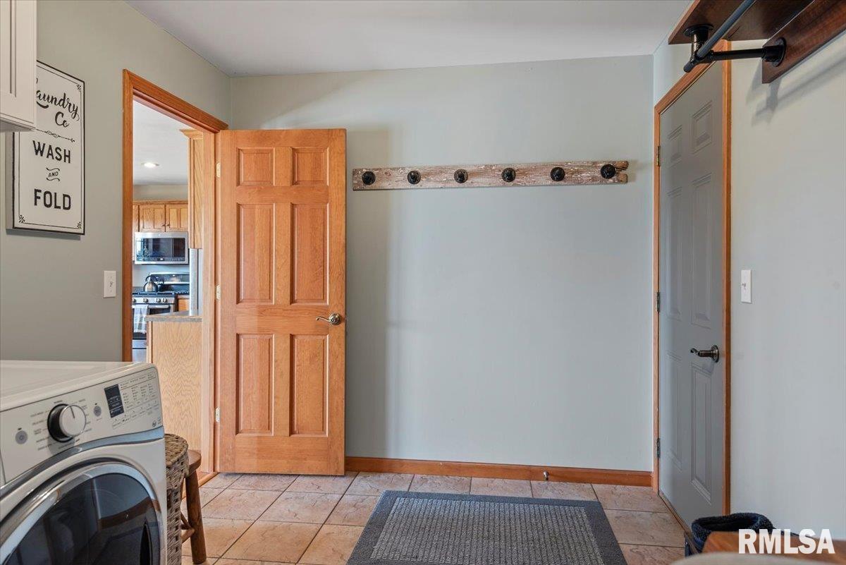 495 S Griffith Creek Road, Mechanicsburg, Illinois image 18