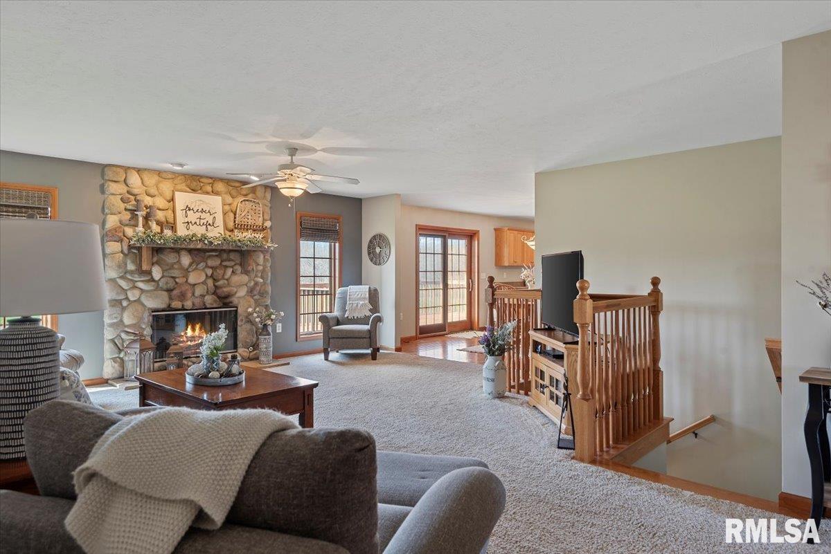 495 S Griffith Creek Road, Mechanicsburg, Illinois image 7