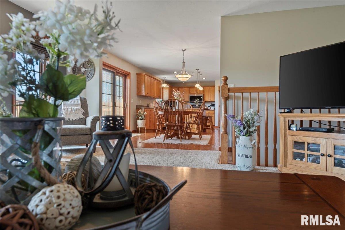495 S Griffith Creek Road, Mechanicsburg, Illinois image 8