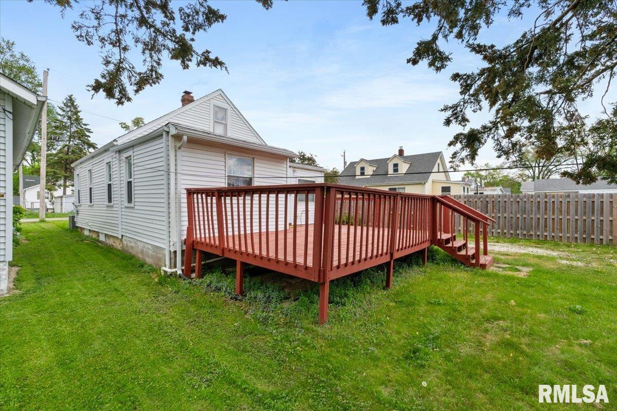 1812 27 1/2 Avenue, East Moline, Illinois image 4