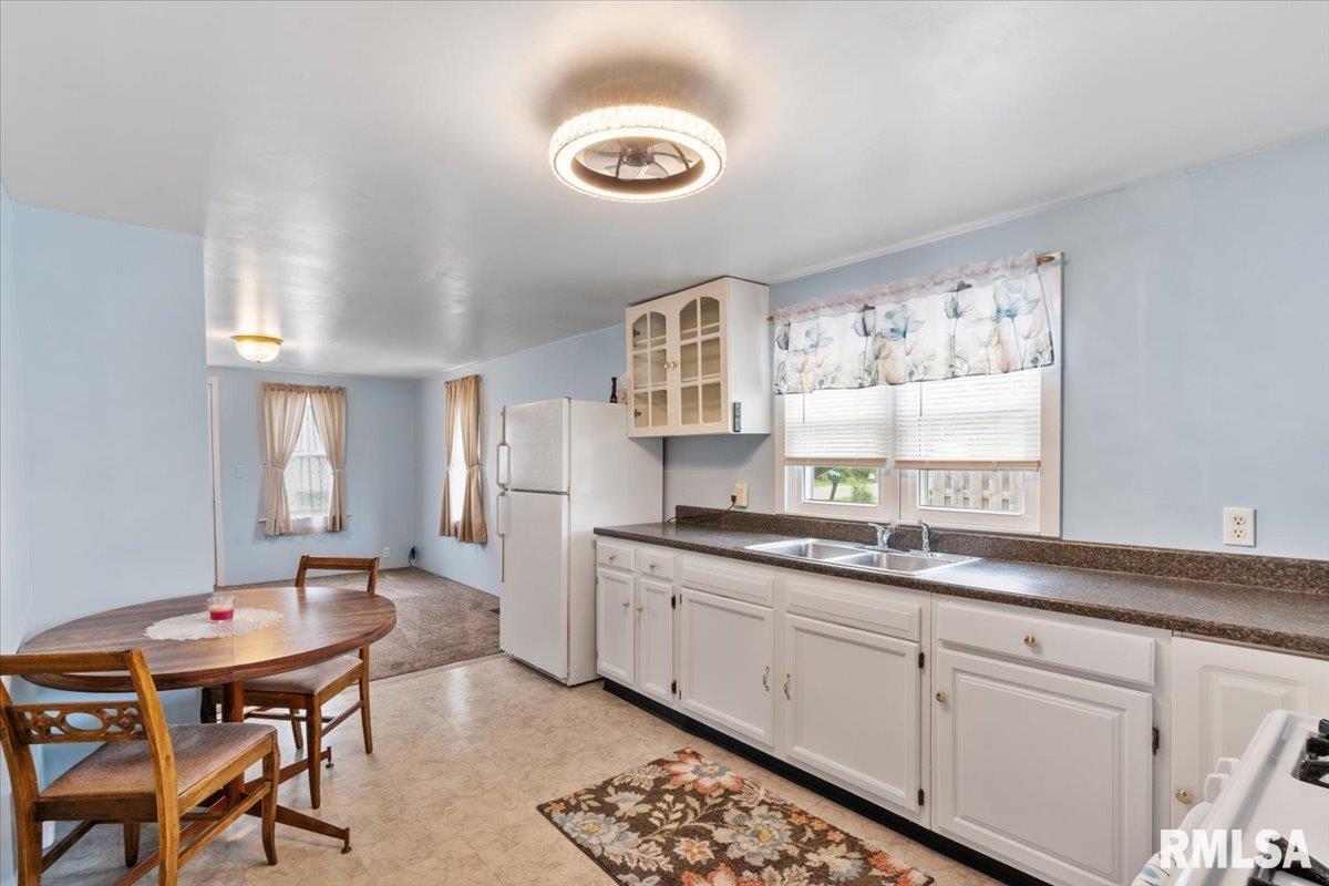 1812 27 1/2 Avenue, East Moline, Illinois image 18
