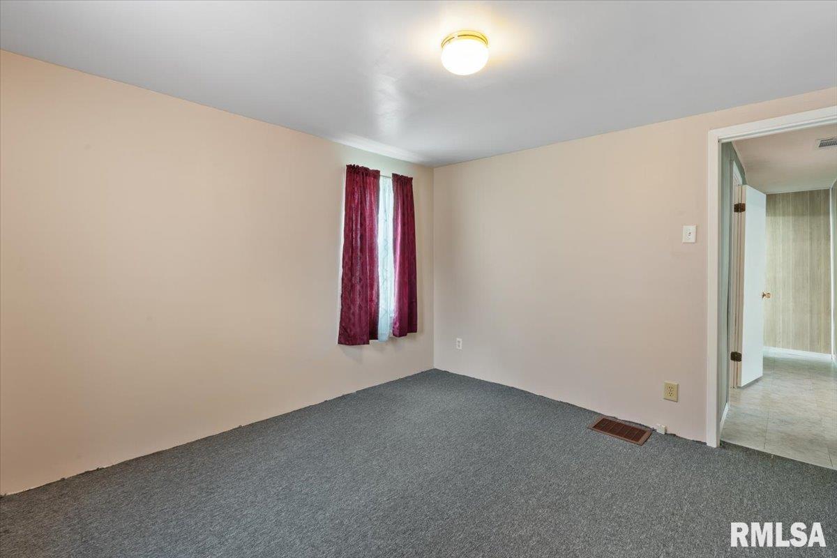1812 27 1/2 Avenue, East Moline, Illinois image 22