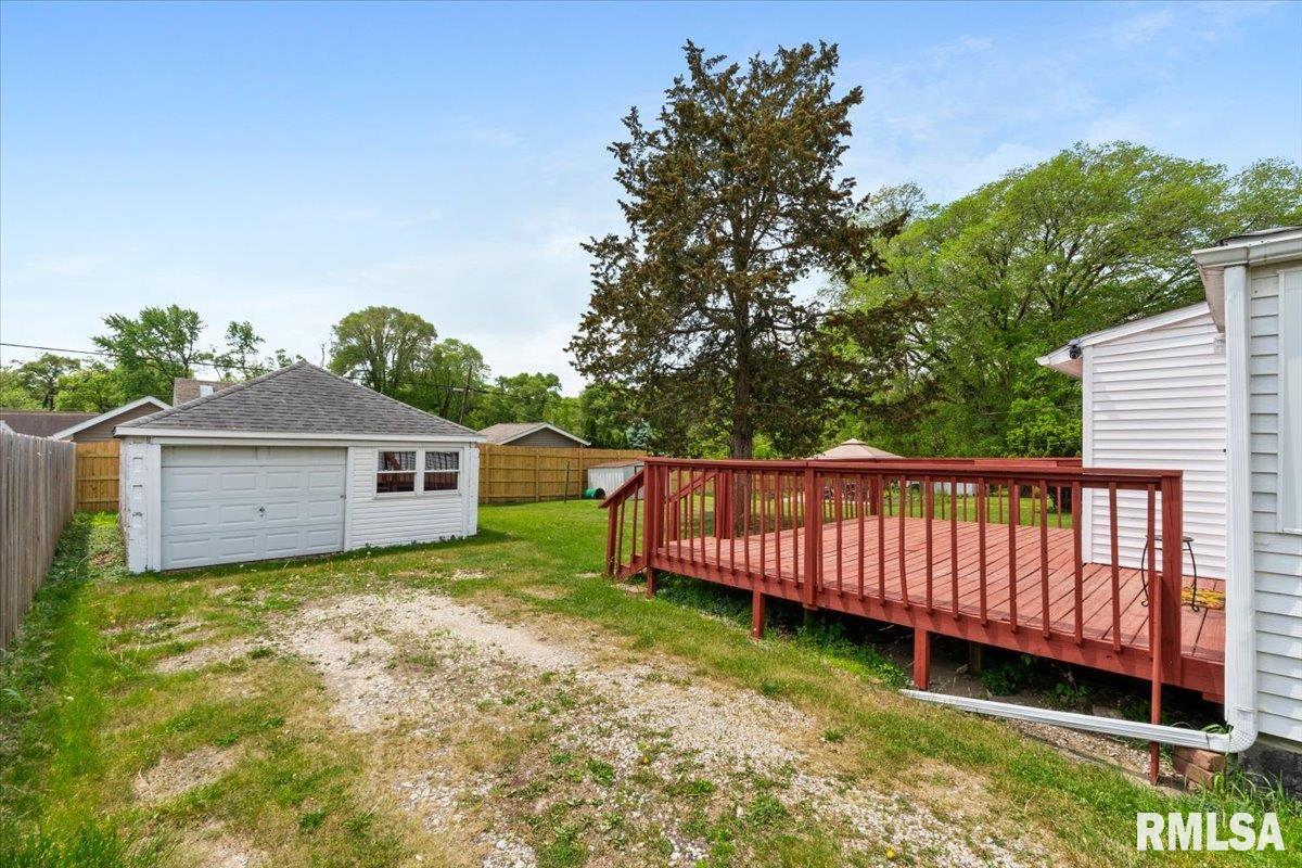 1812 27 1/2 Avenue, East Moline, Illinois image 6