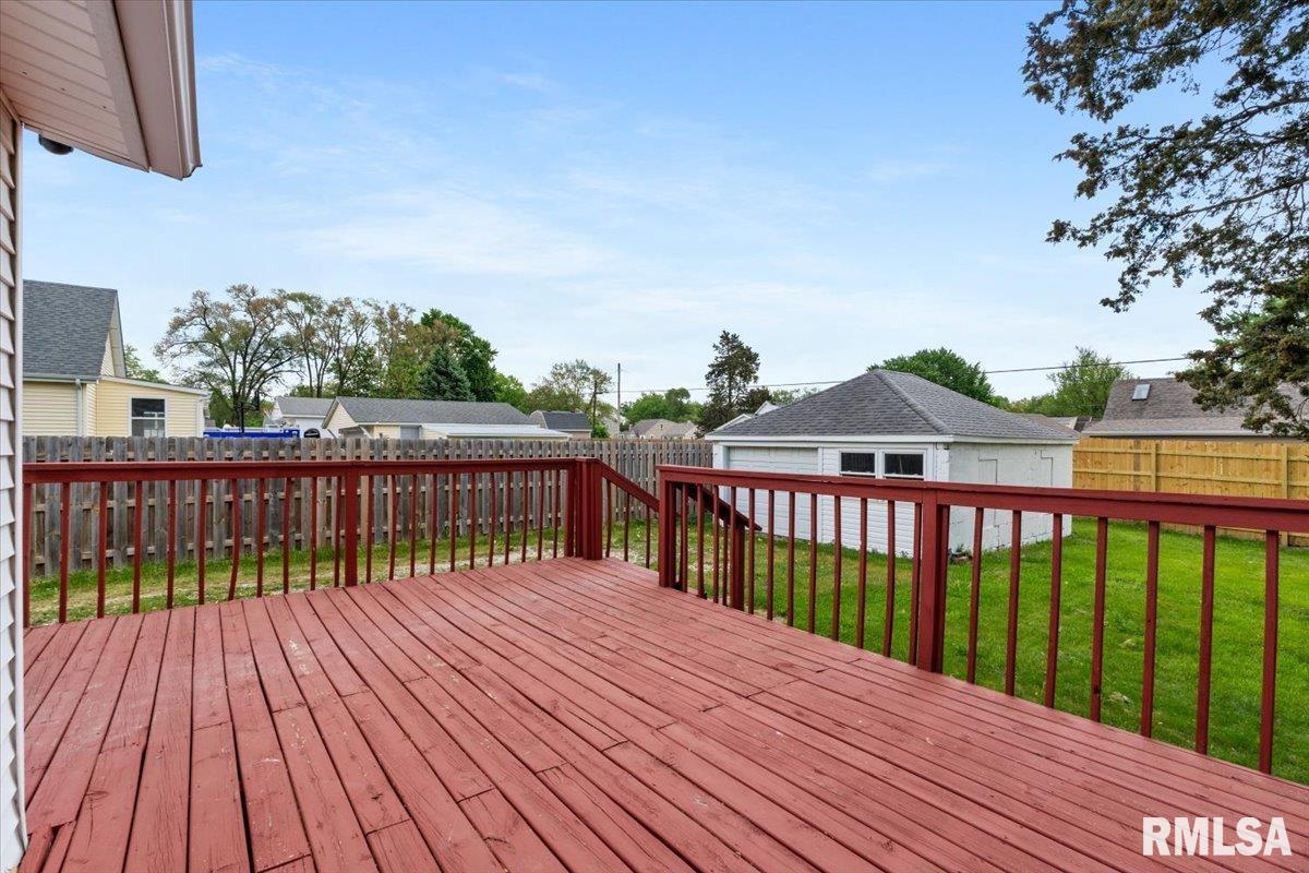 1812 27 1/2 Avenue, East Moline, Illinois image 7