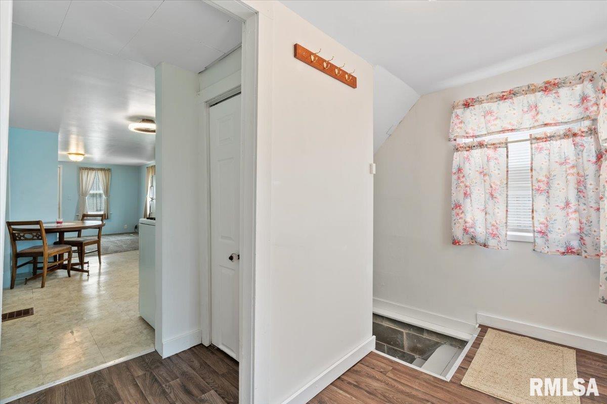 1812 27 1/2 Avenue, East Moline, Illinois image 19