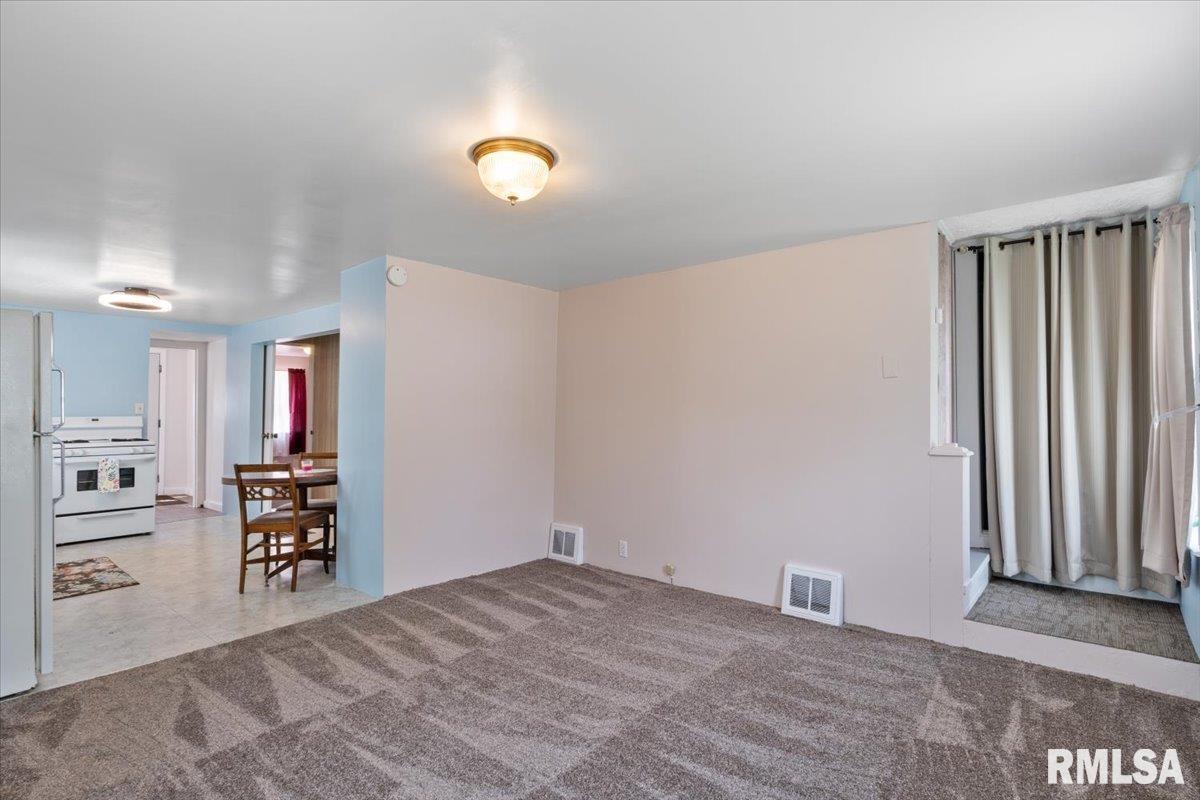 1812 27 1/2 Avenue, East Moline, Illinois image 15