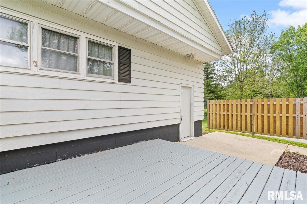 101 E Teak Street, Thayer, Illinois image 24