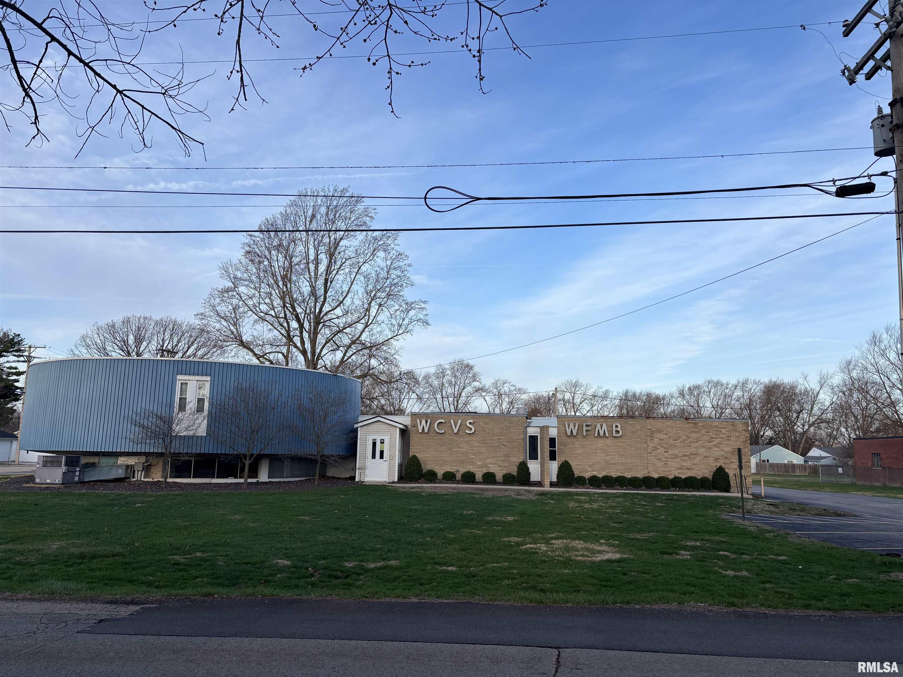 Photo 1 of 12 — 3055 S 4TH Street, Springfield, IL 62703