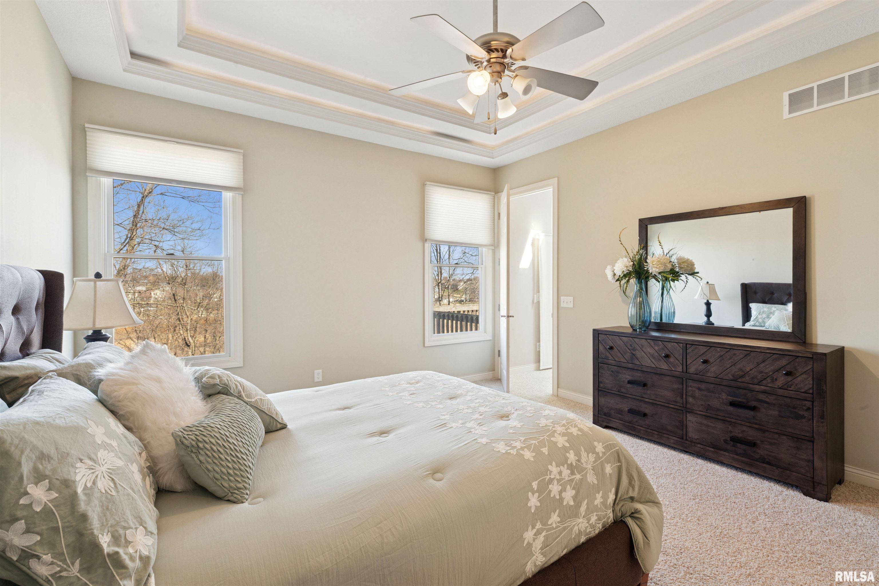 3164 Meridith Way, Bettendorf, Iowa image 29