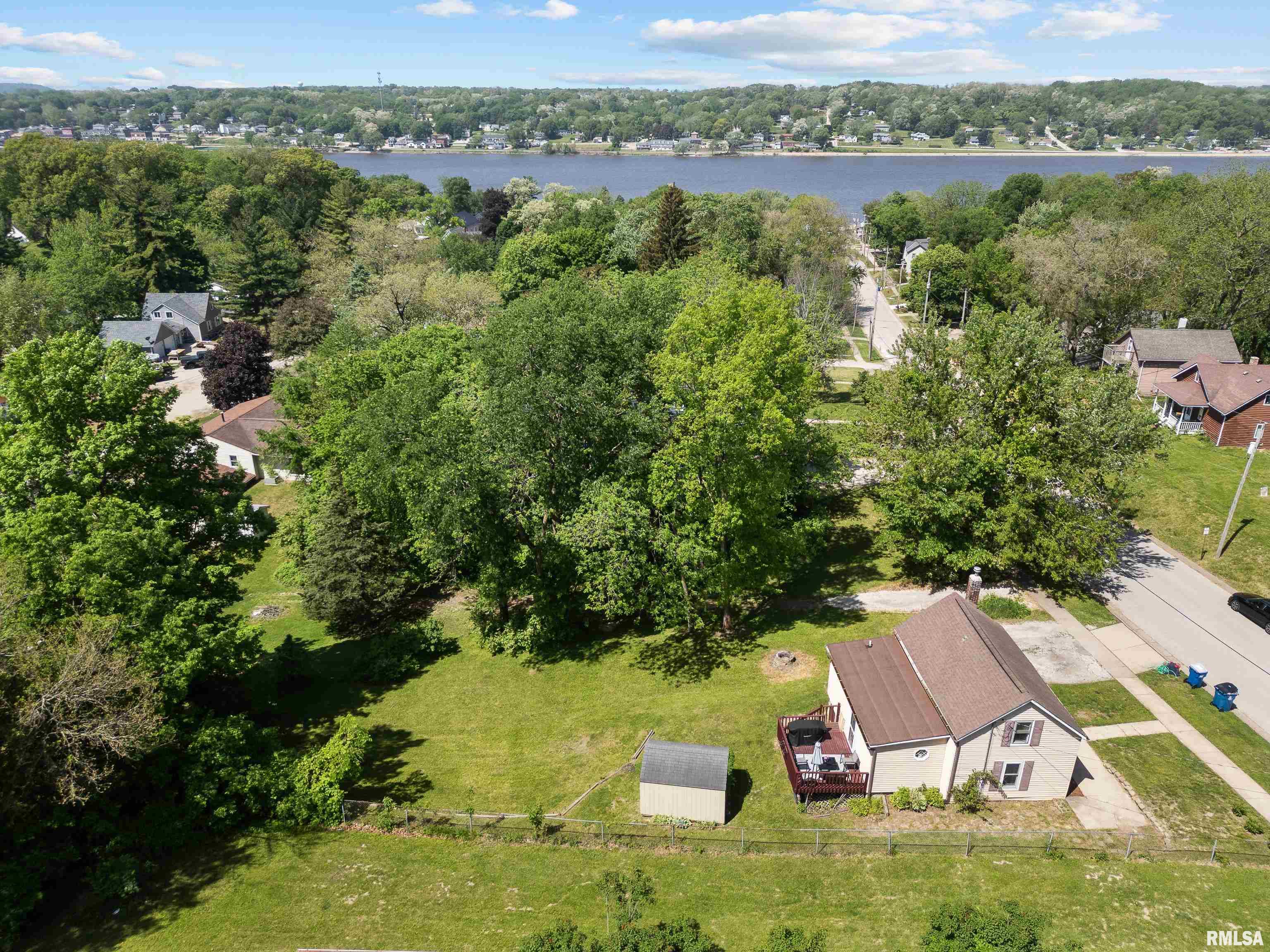 411 Cherry Street, Port Byron, Illinois image 24