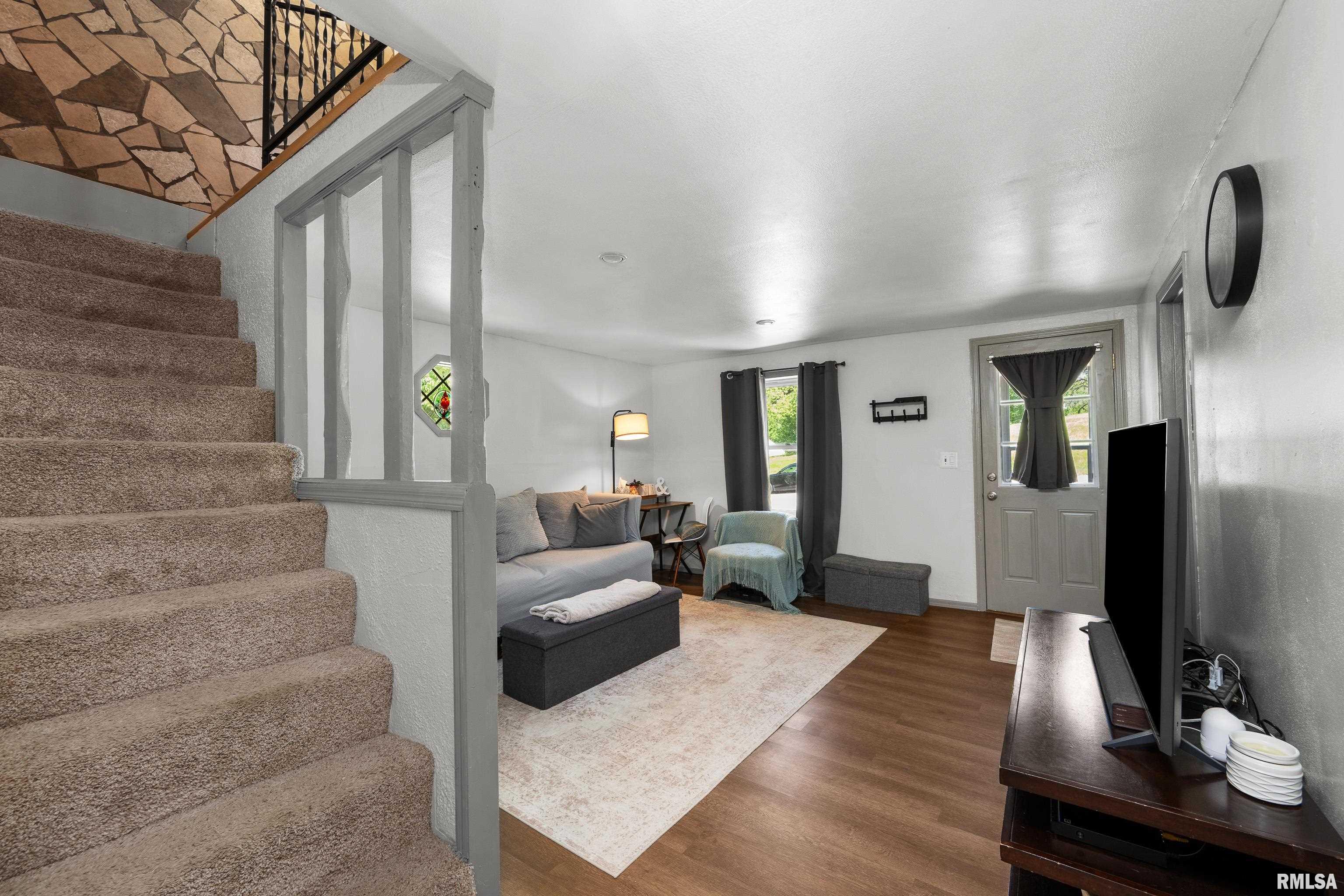 411 Cherry Street, Port Byron, Illinois image 4