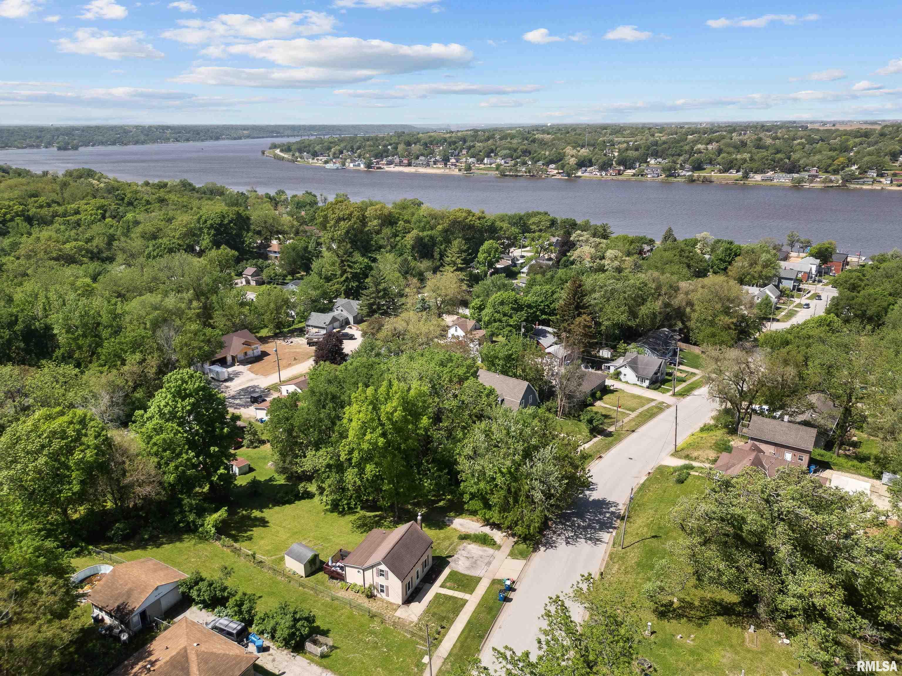 411 Cherry Street, Port Byron, Illinois image 25